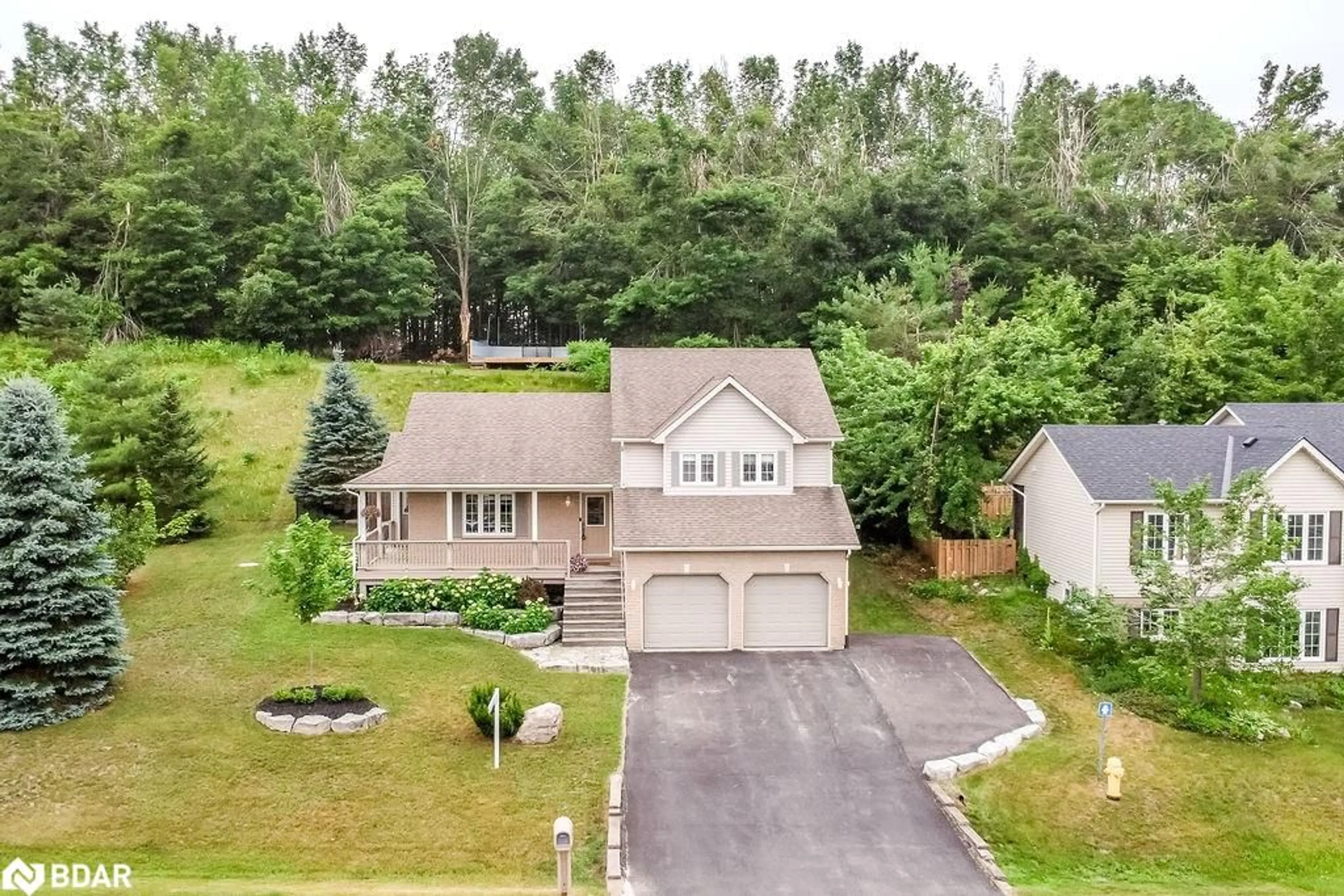 A pic from outside/outdoor area/front of a property/back of a property/a pic from drone, street for 24 Ironwood Trail, Oro-Medonte Ontario L0K 1E0