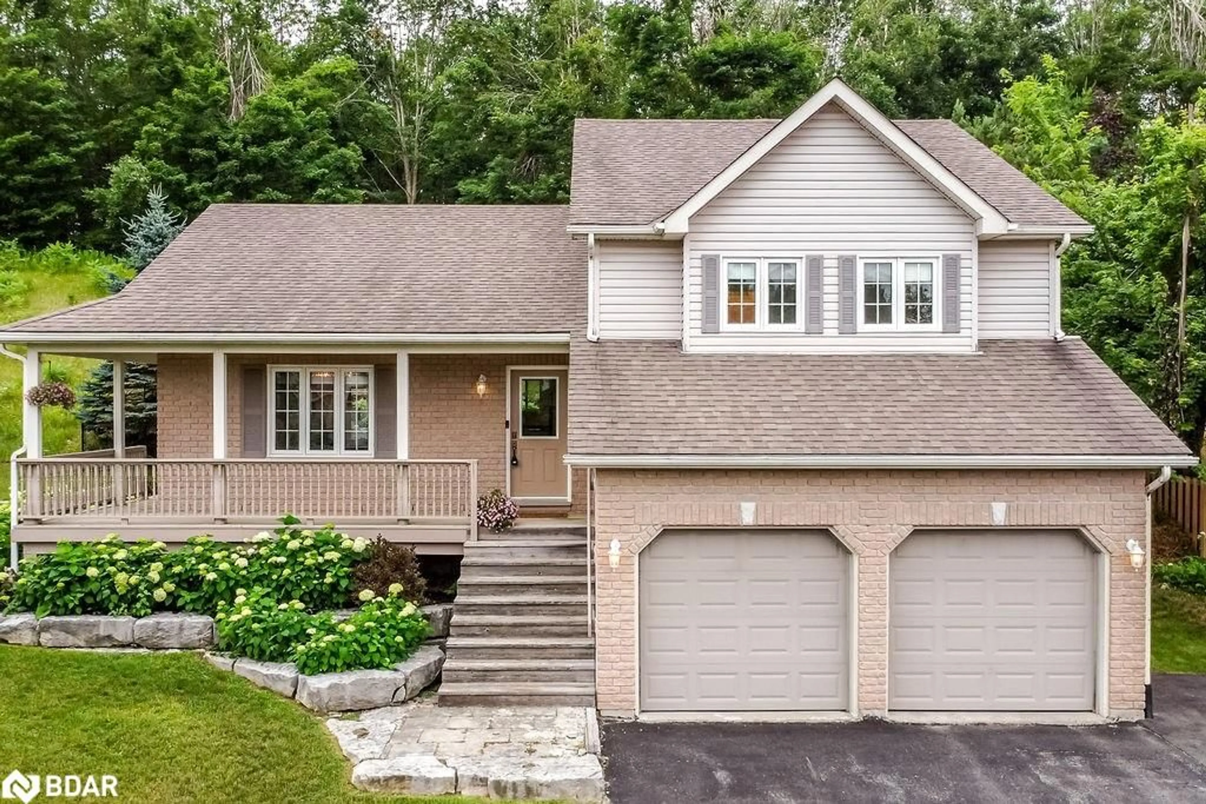 Home with vinyl exterior material, street for 24 Ironwood Trail, Oro-Medonte Ontario L0K 1E0