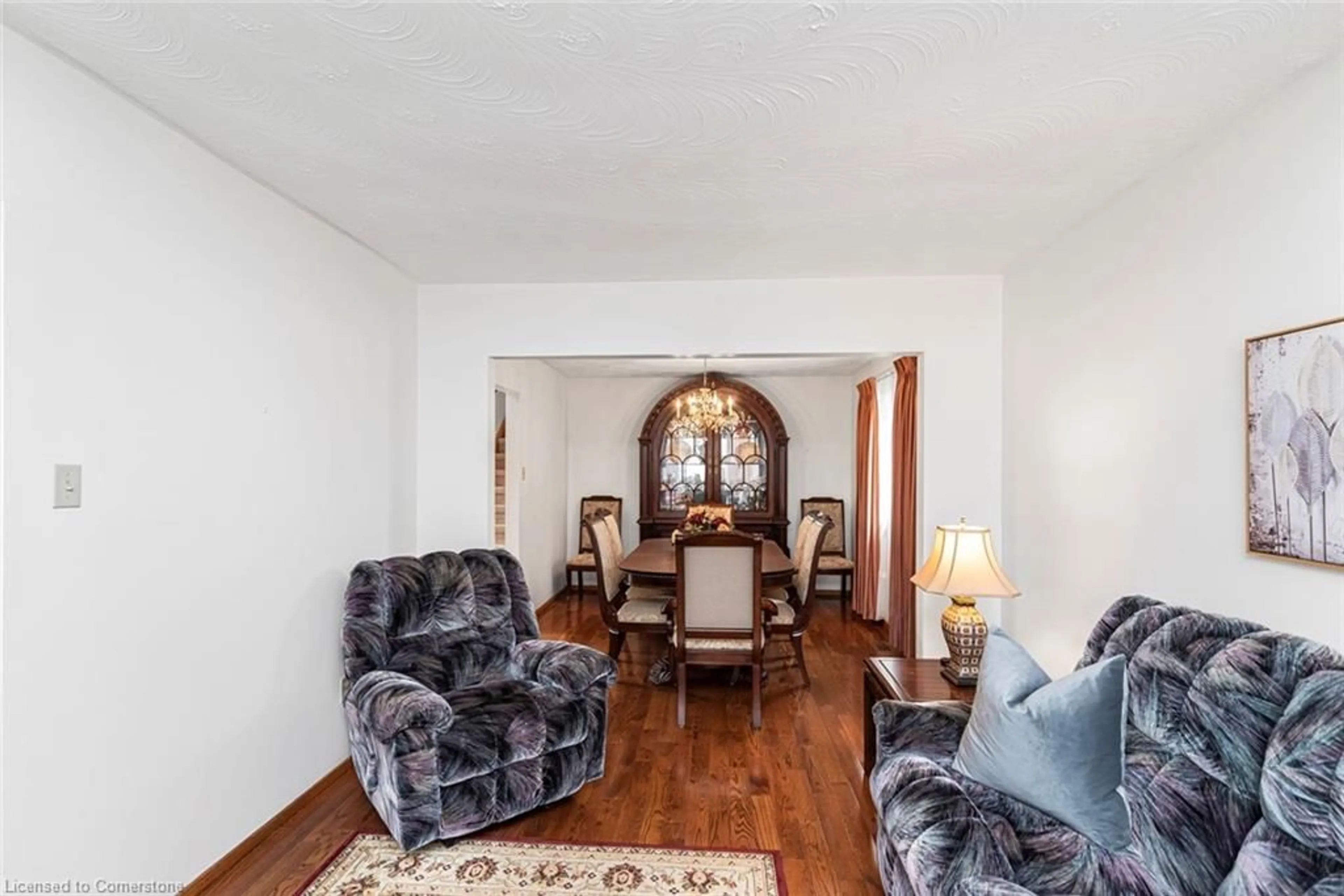 Living room with furniture, unknown for 9 Mark Pl, Hamilton Ontario L8W 2P7