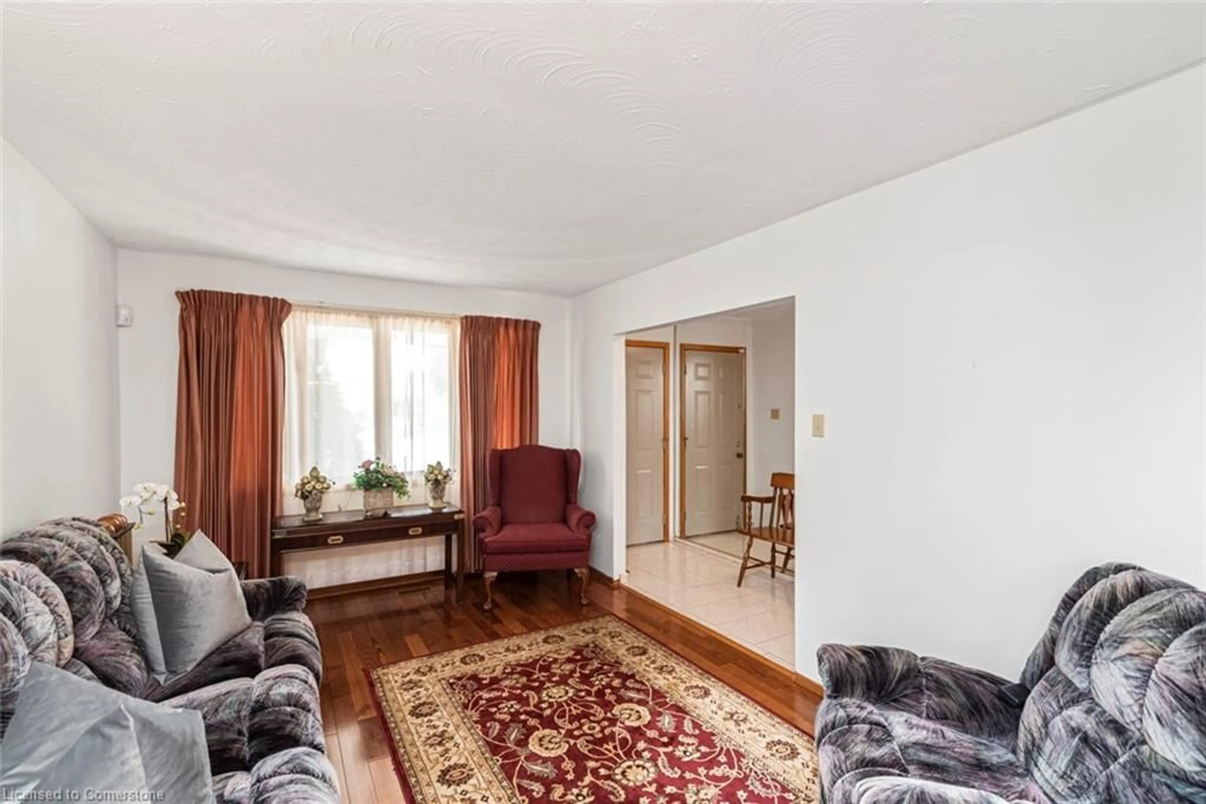 Living room with furniture, unknown for 9 Mark Pl, Hamilton Ontario L8W 2P7