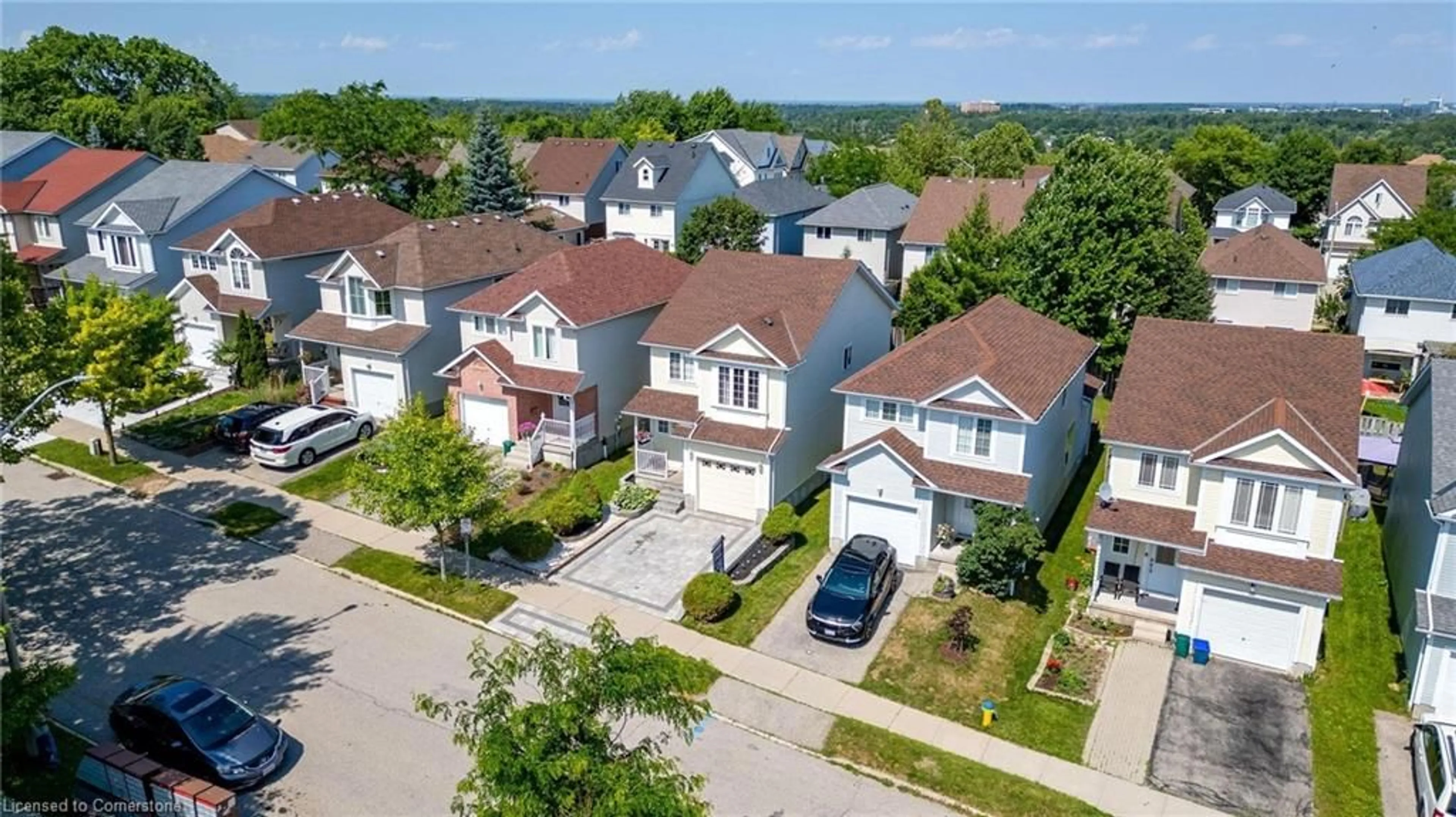 A pic from outside/outdoor area/front of a property/back of a property/a pic from drone, street for 632 Royal Fern St, Waterloo Ontario N2V 2P6