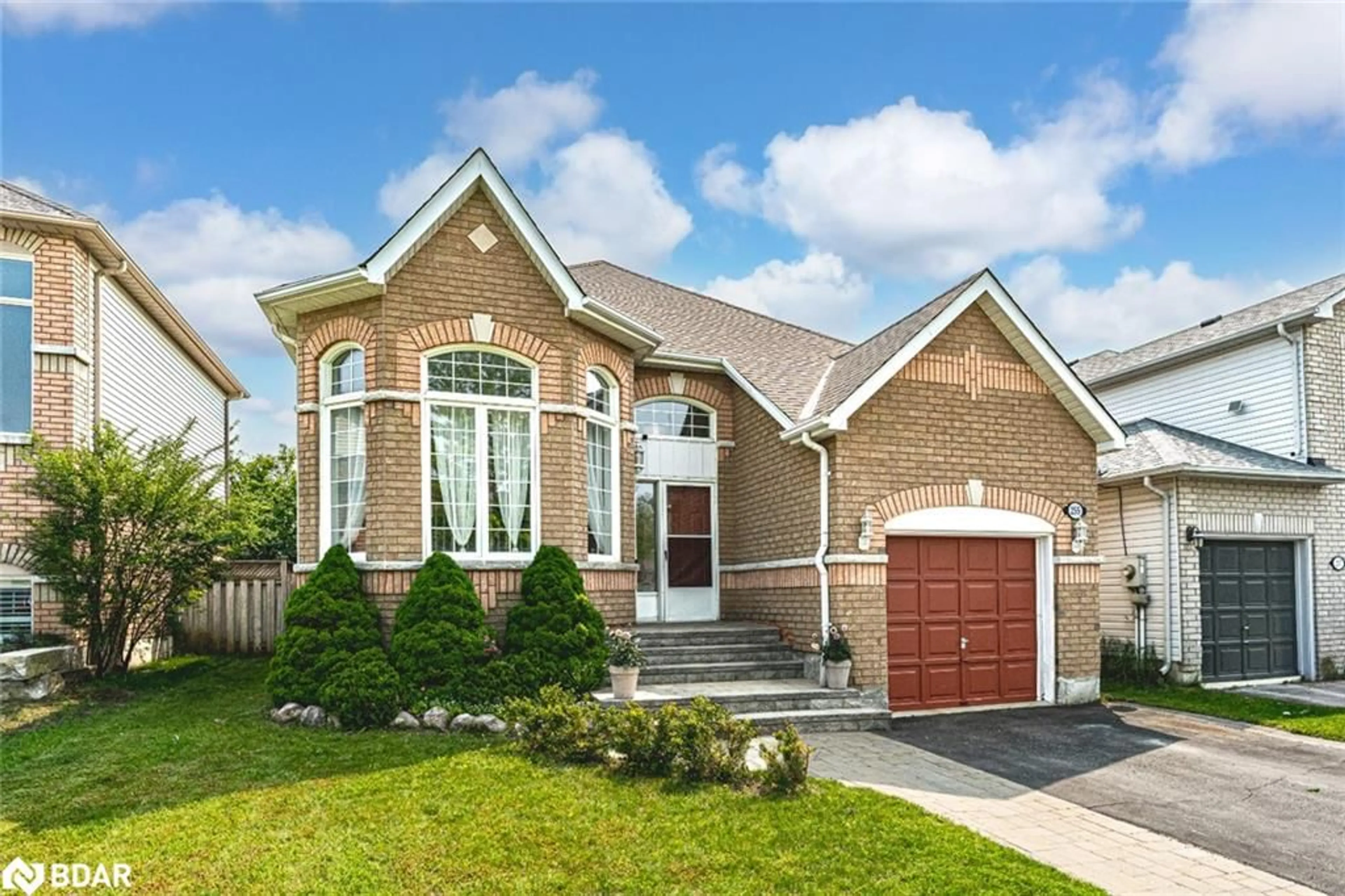 Home with brick exterior material, street for 255 Mapleton Ave, Barrie Ontario L4N 8T3
