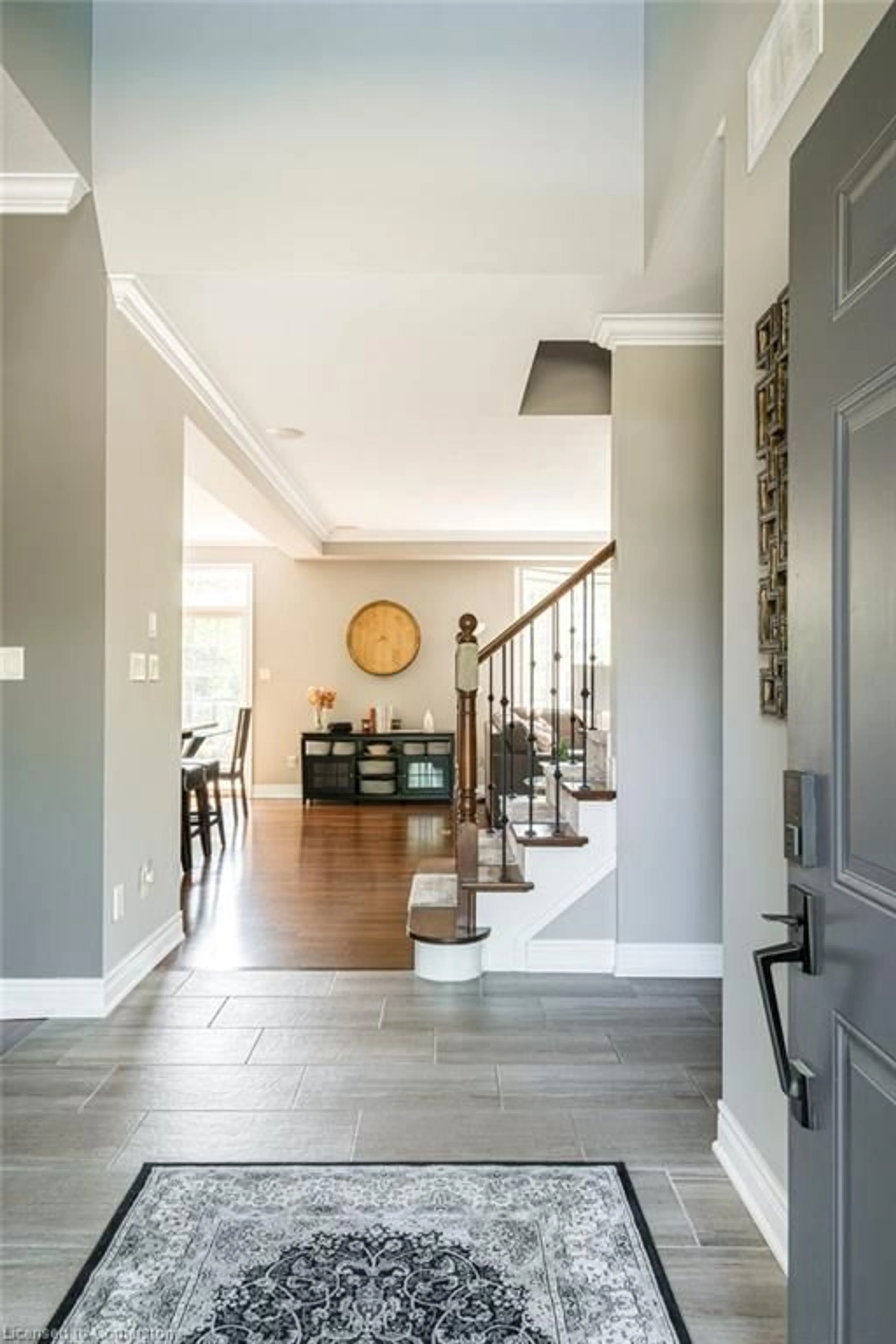 Indoor entryway for 35 Butternut Grove Lane, Ancaster Ontario L9K 0B7