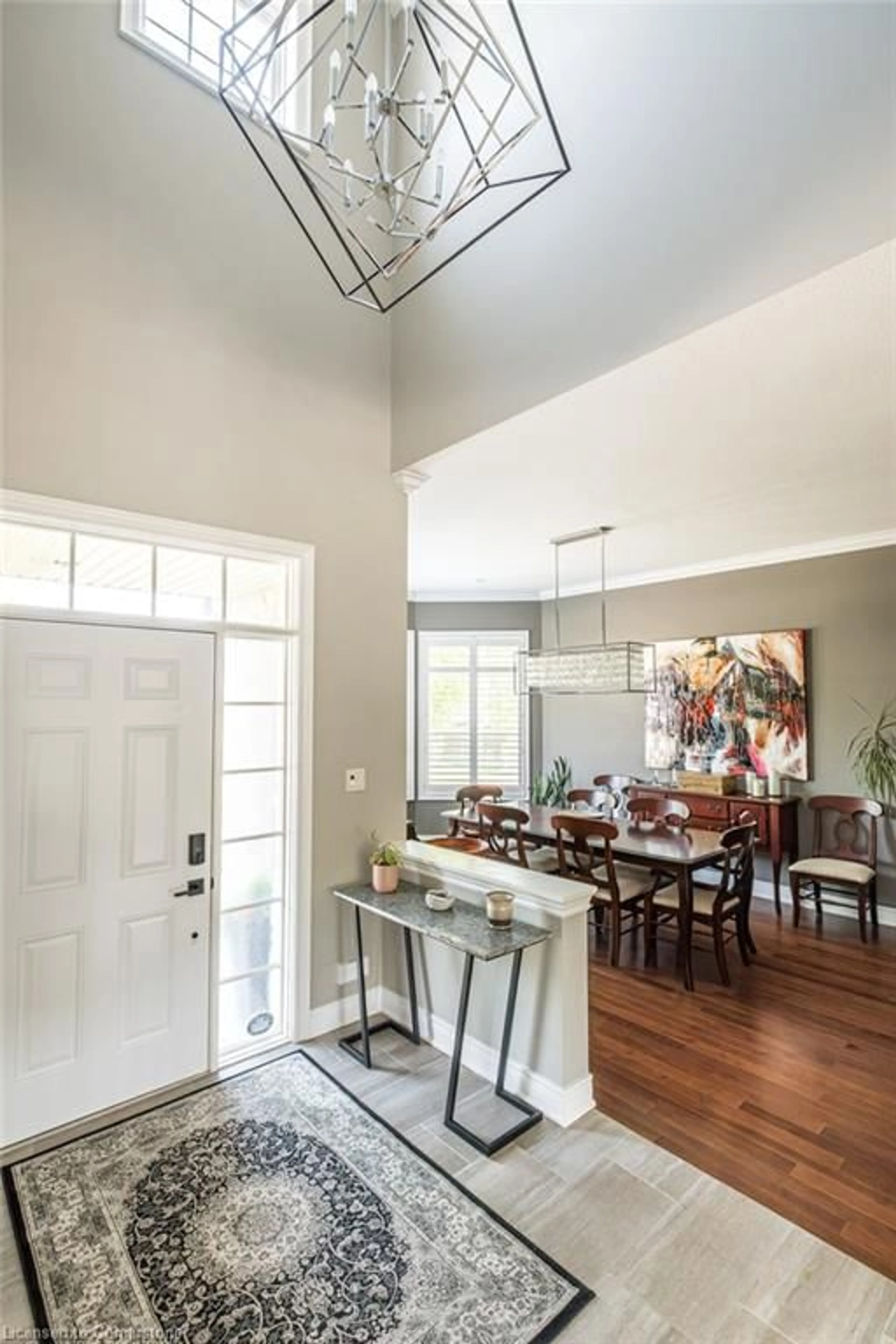 Indoor entryway for 35 Butternut Grove Lane, Ancaster Ontario L9K 0B7