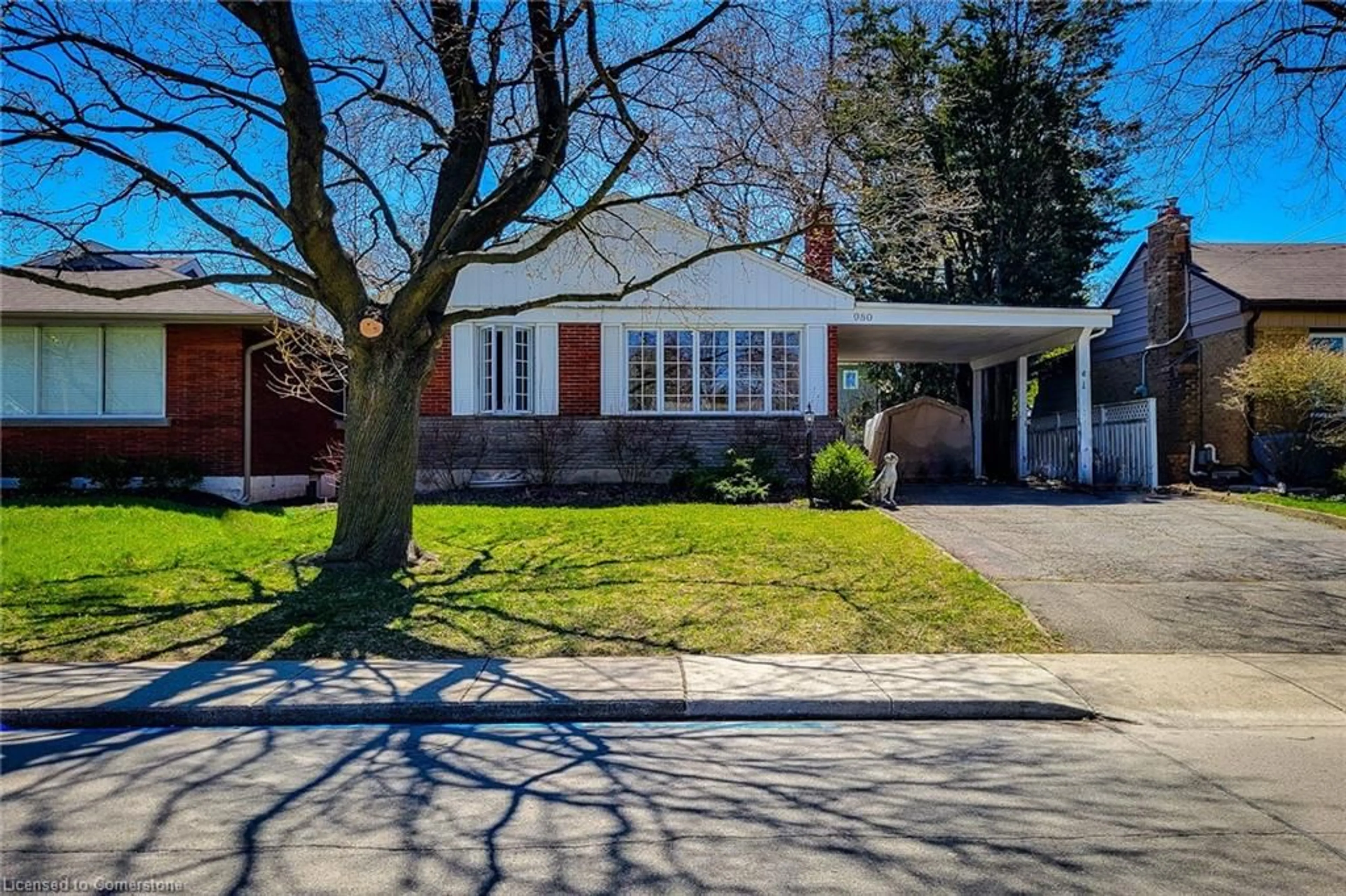 Home with brick exterior material, street for 980 Brucedale Ave, Hamilton Ontario L8T 1M4