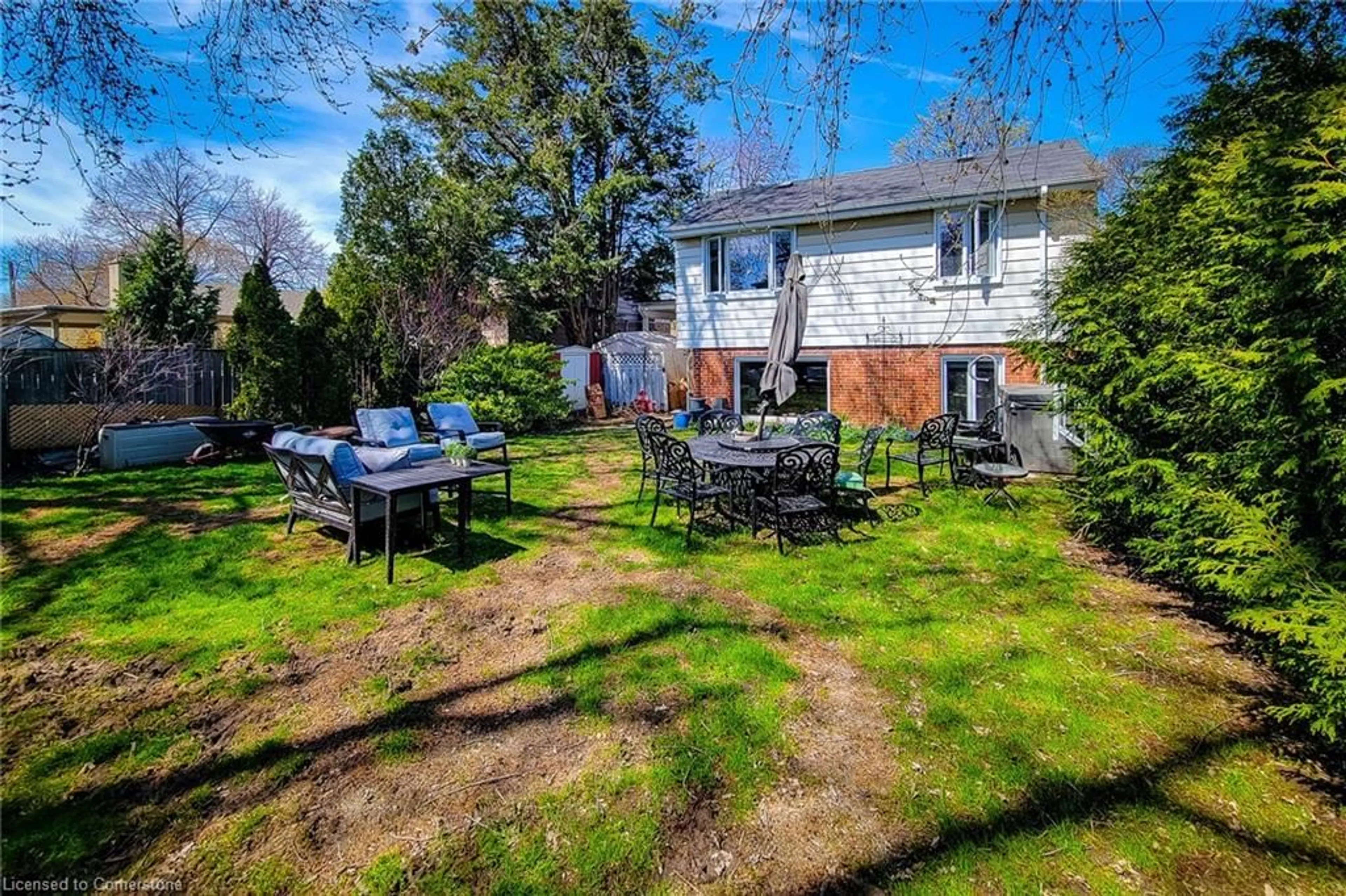 Patio, water/lake/river/ocean view for 980 Brucedale Ave, Hamilton Ontario L8T 1M4