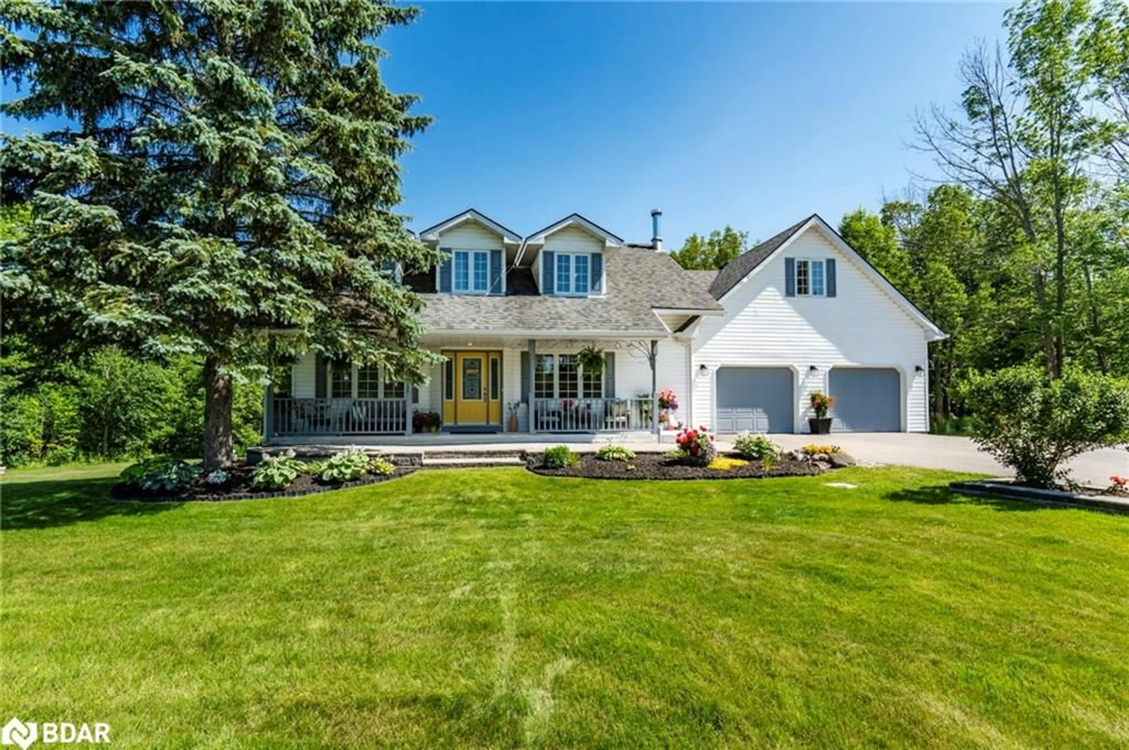 Home with vinyl exterior material, street for 403 Moonstone Rd, Oro-Medonte Ontario L0K 1N0