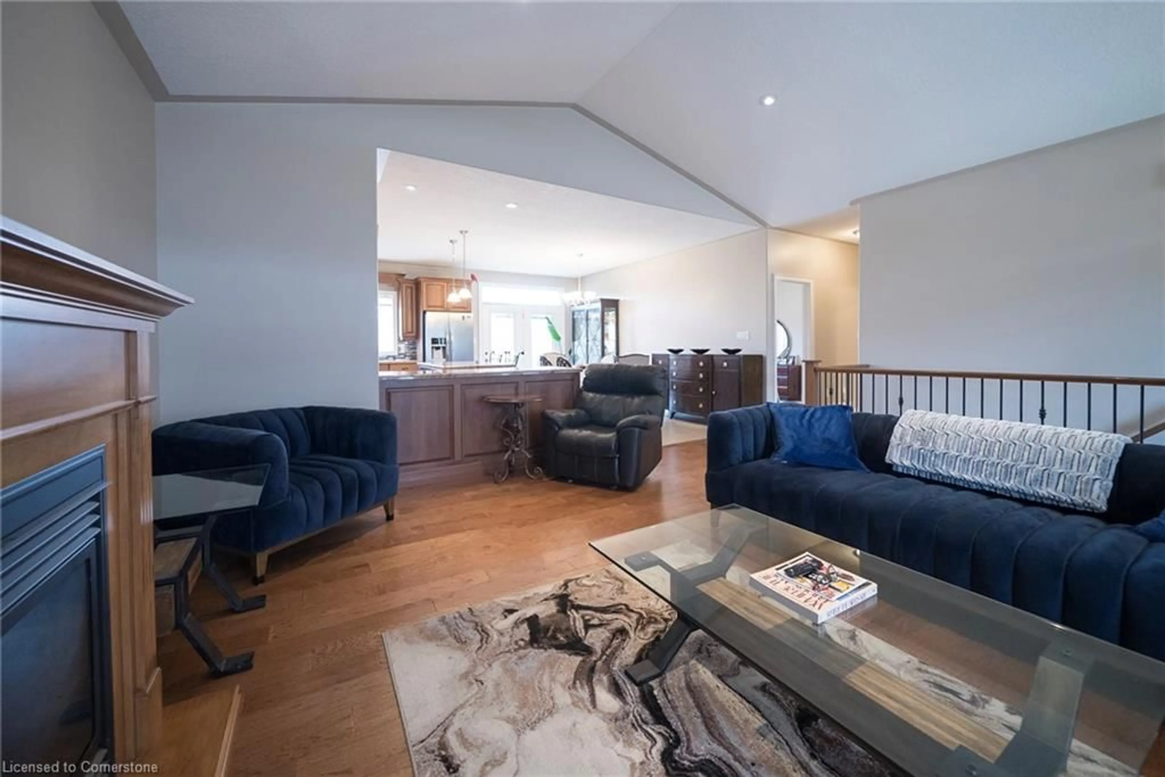 Living room with furniture, wood/laminate floor for 419 Queen St, Simcoe Ontario N3Y 5M9
