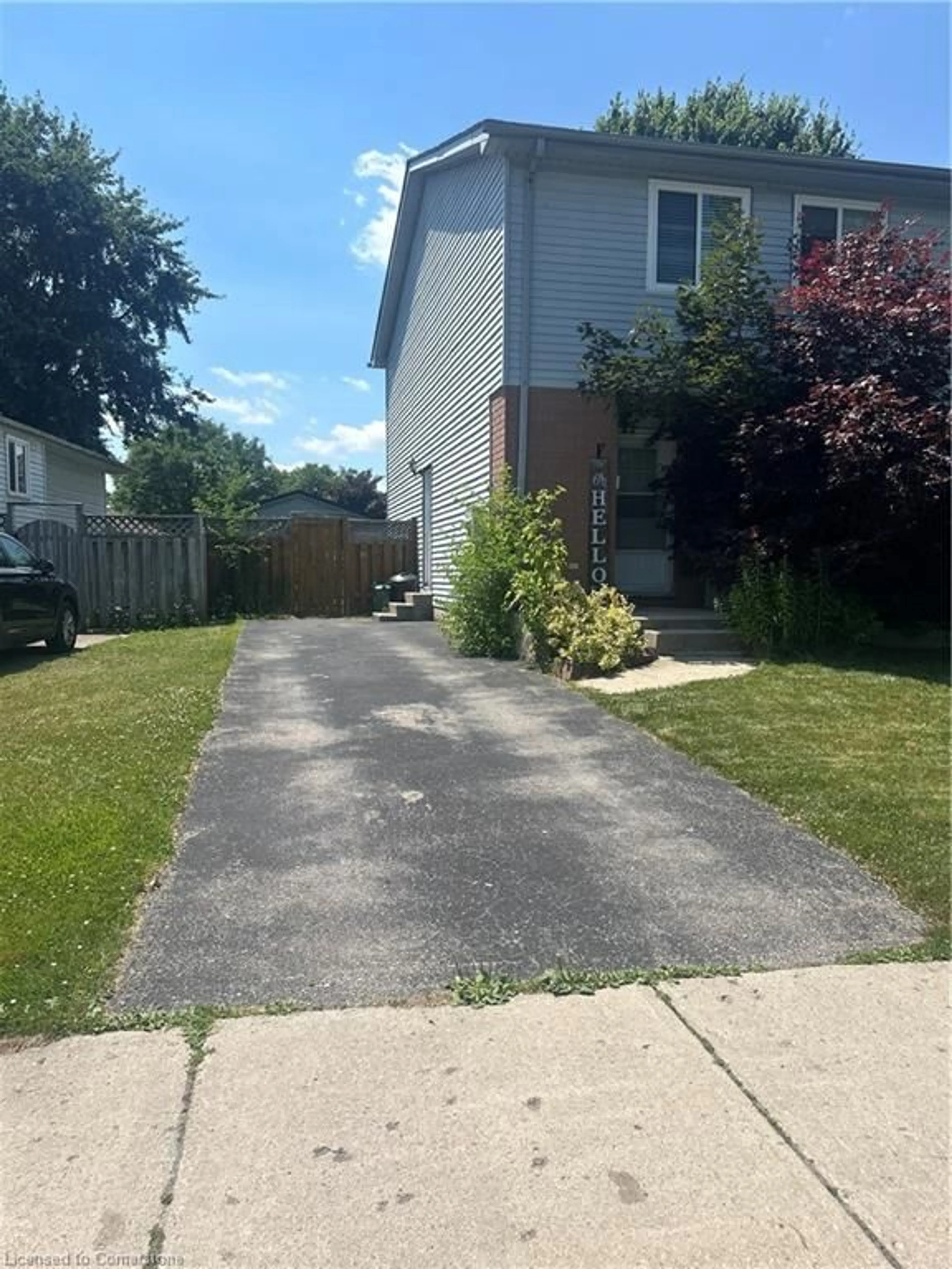 A pic from outside/outdoor area/front of a property/back of a property/a pic from drone, street for 97 Bonaventure St, London Ontario N5V 4A7