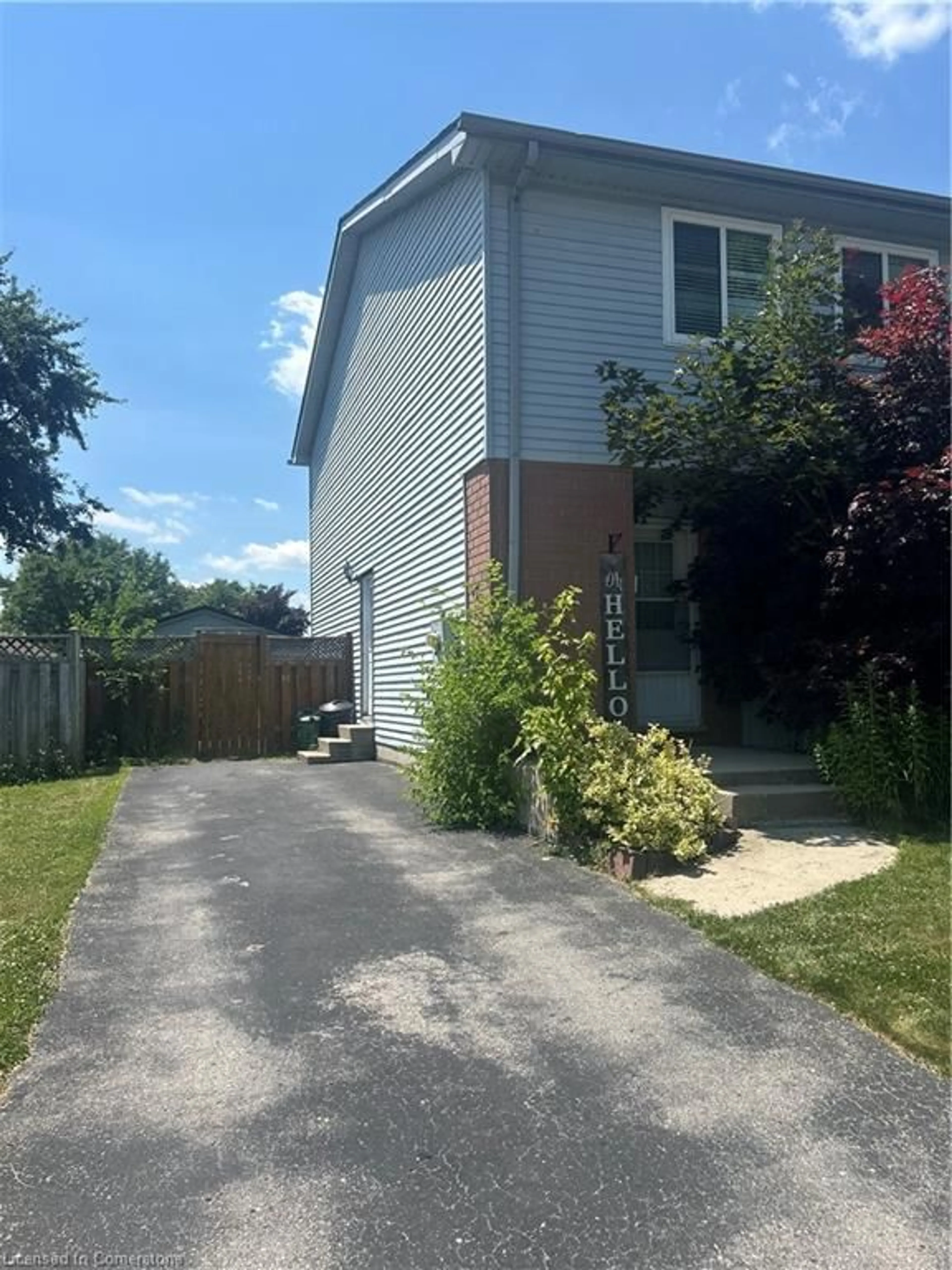 A pic from outside/outdoor area/front of a property/back of a property/a pic from drone, street for 97 Bonaventure St, London Ontario N5V 4A7