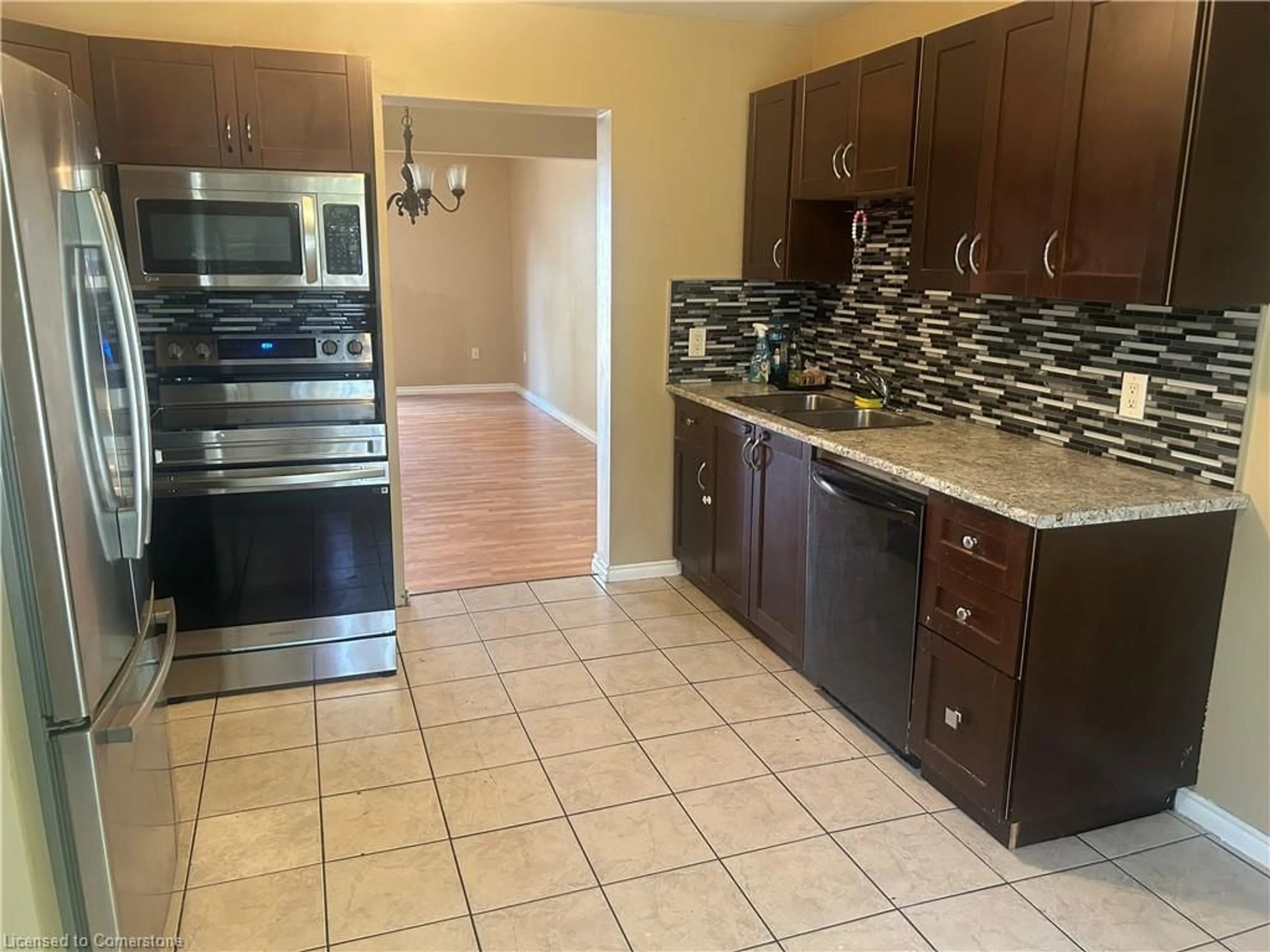 Standard kitchen, ceramic/tile floor for 97 Bonaventure St, London Ontario N5V 4A7
