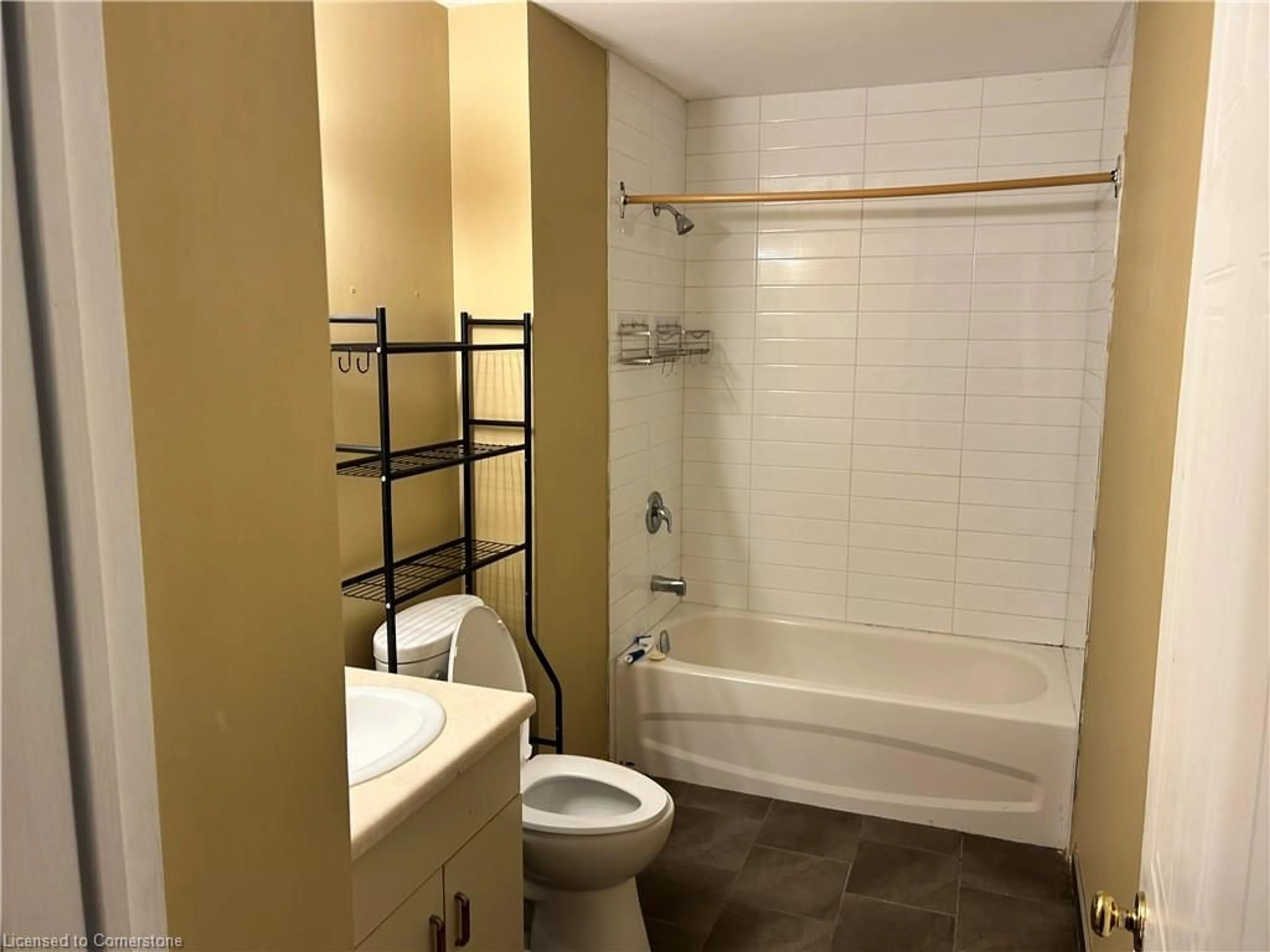 Standard bathroom, ceramic/tile floor for 97 Bonaventure St, London Ontario N5V 4A7
