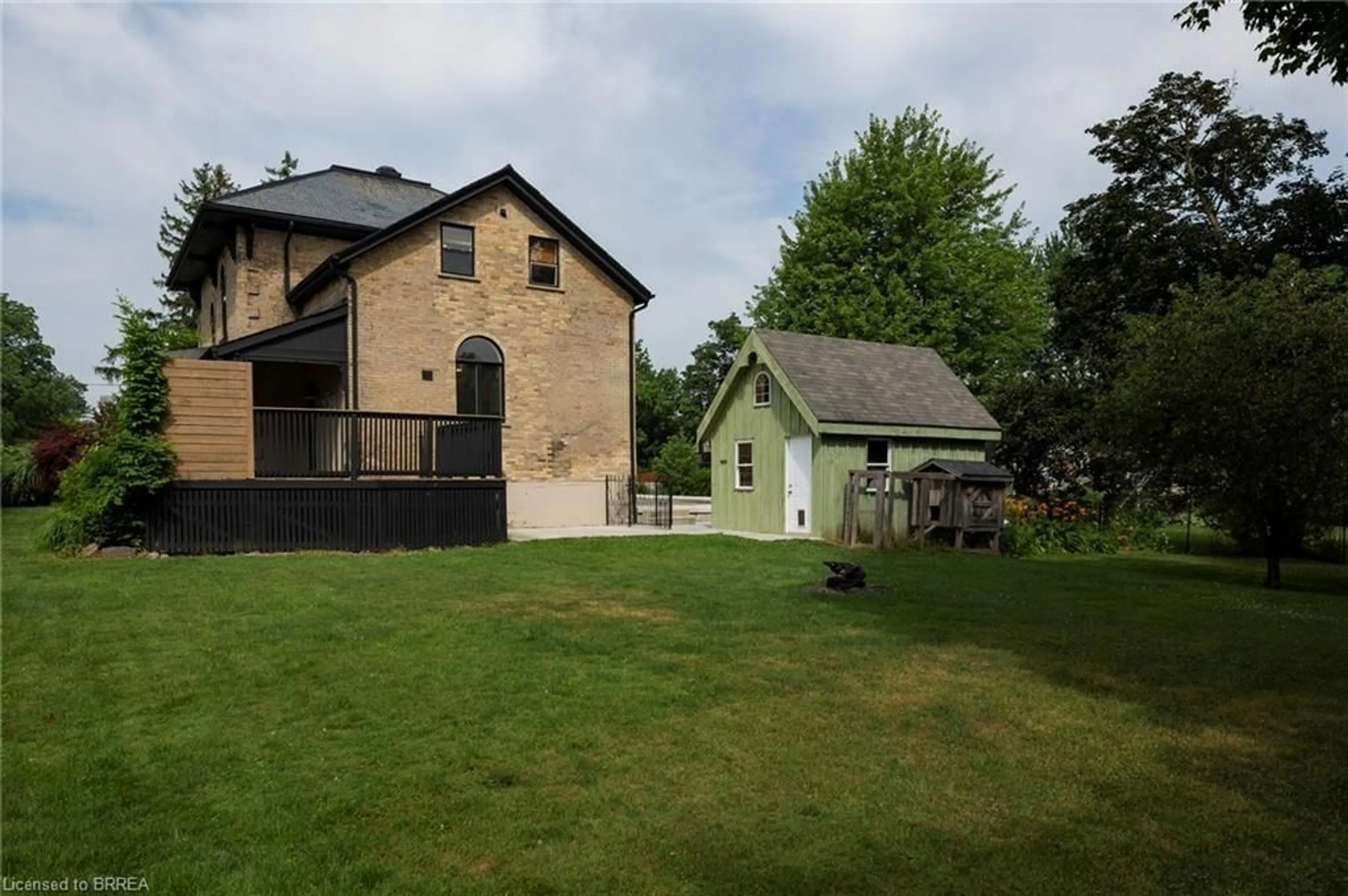 A pic from outside/outdoor area/front of a property/back of a property/a pic from drone, street for 76.5 Stover St, Norwich Ontario N0J 1P0