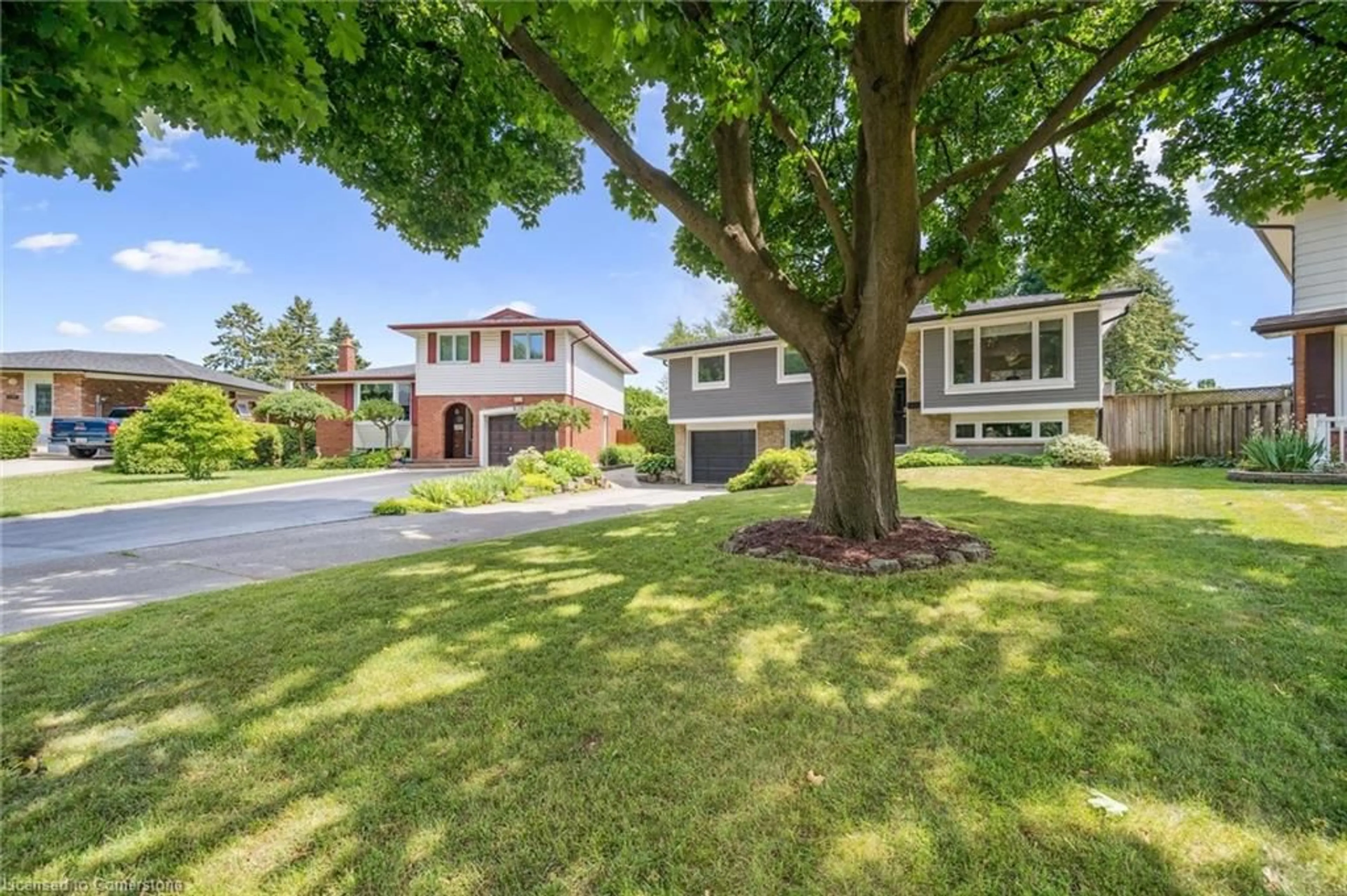 Home with brick exterior material, street for 132 Osborne Cres, Oakville Ontario L6H 1G1