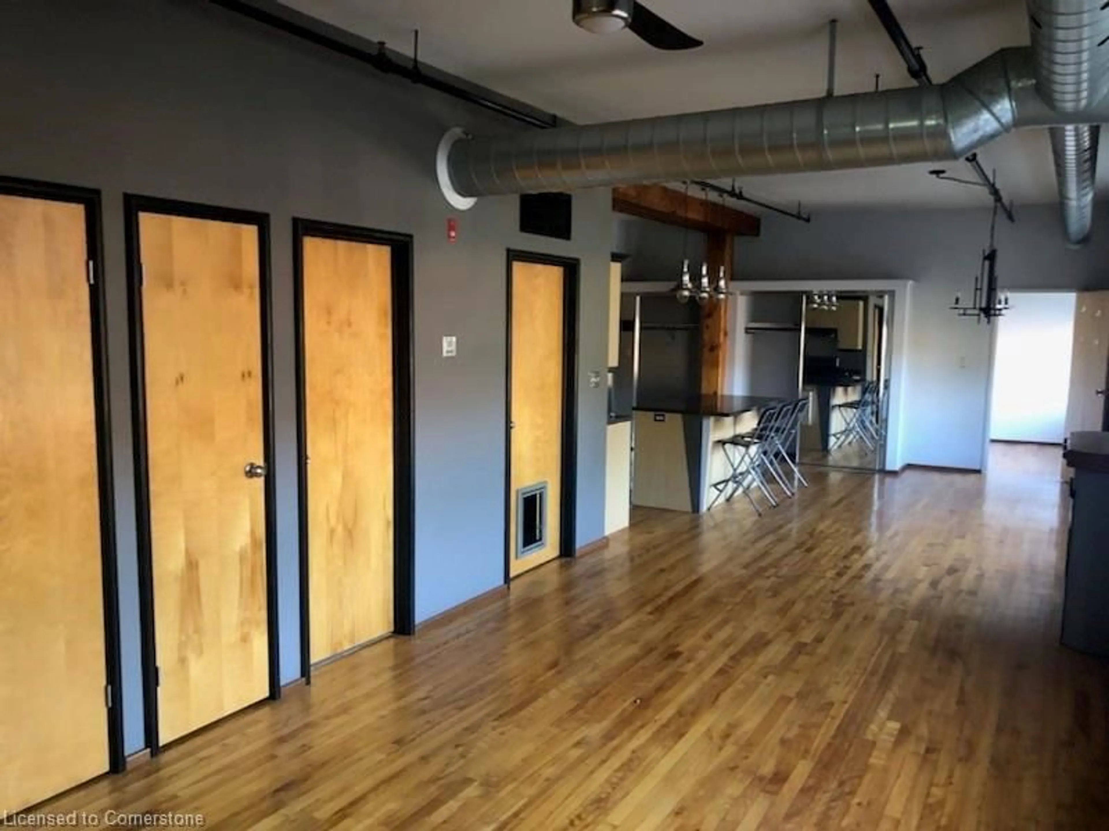 A pic of a room for 36 Margaret St #31, Hamilton Ontario L8P 4C8