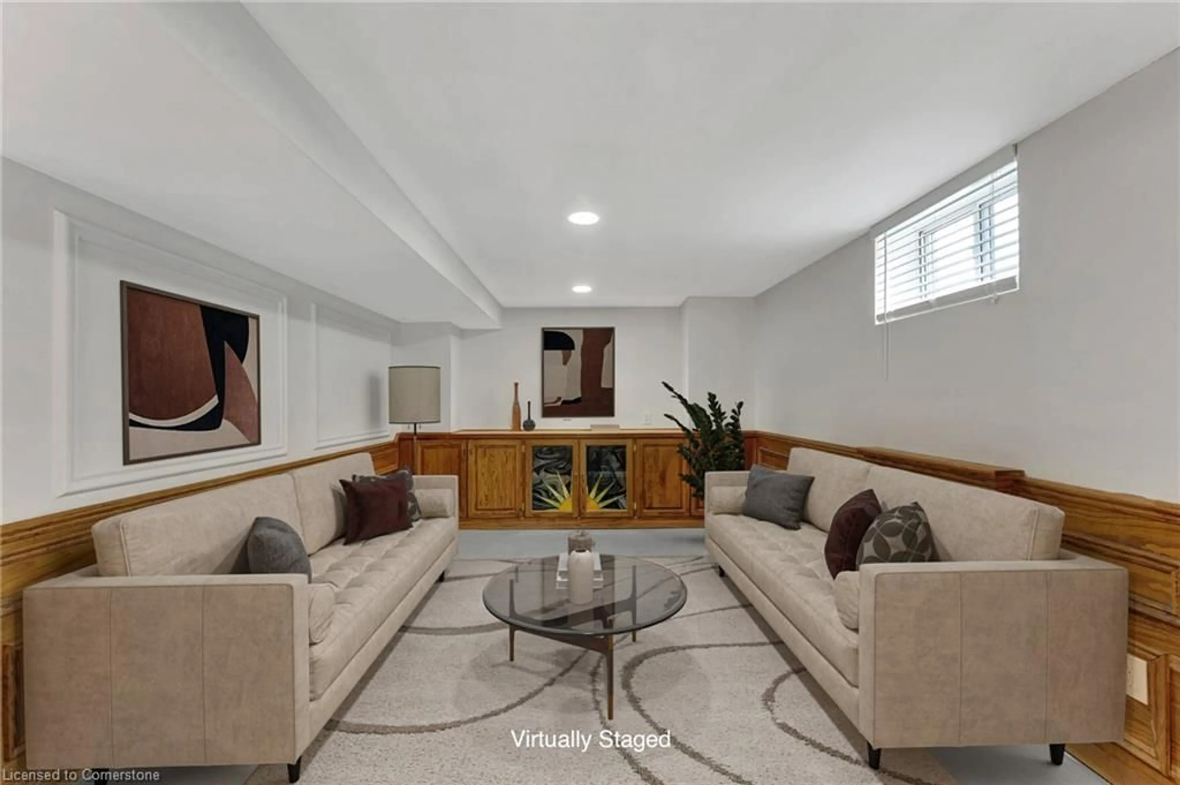 Living room with furniture, unknown for 131 East 42nd St, Hamilton Ontario L8T 3A2