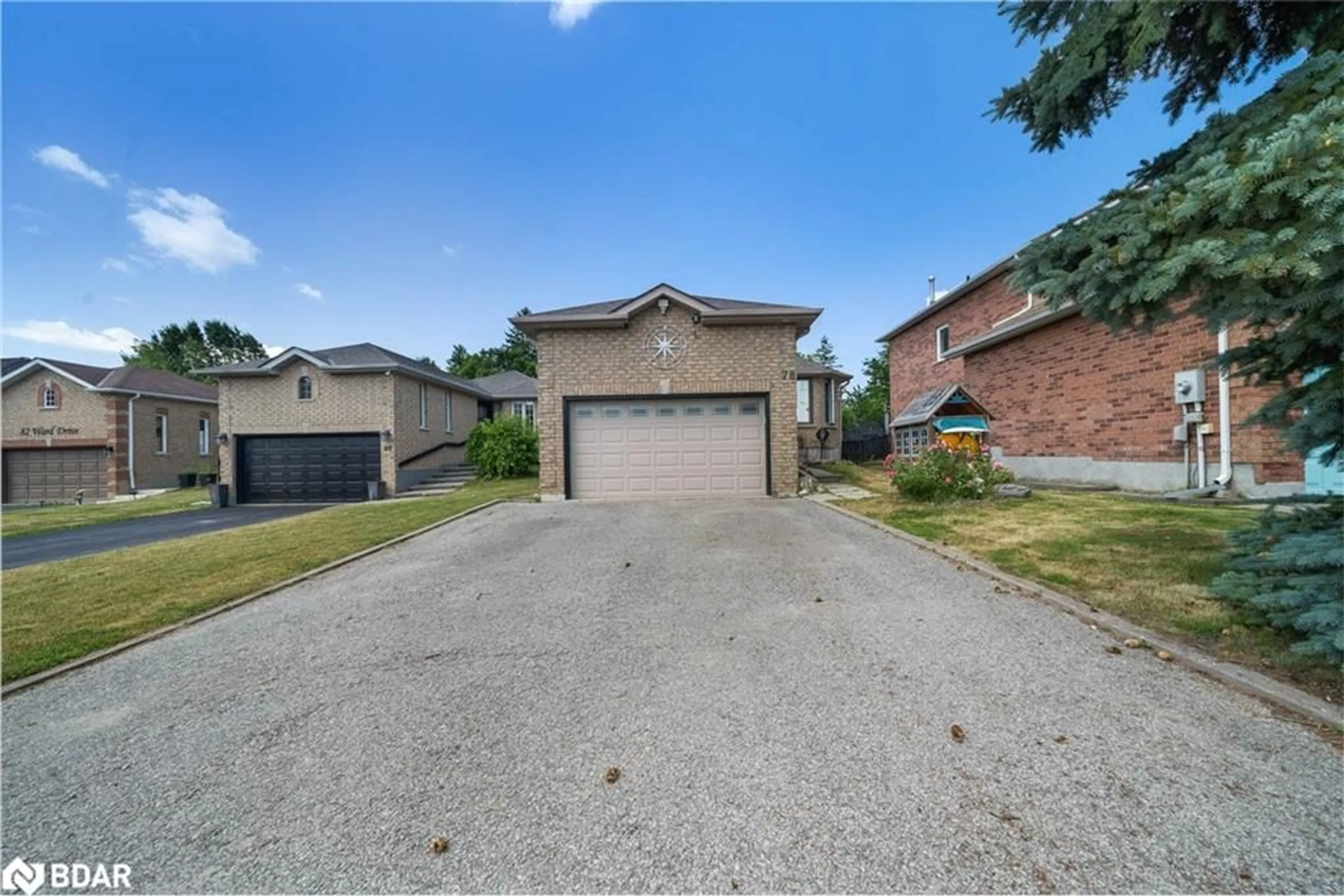 A pic from outside/outdoor area/front of a property/back of a property/a pic from drone, street for 78 Ward Dr, Barrie Ontario L4N 8A2