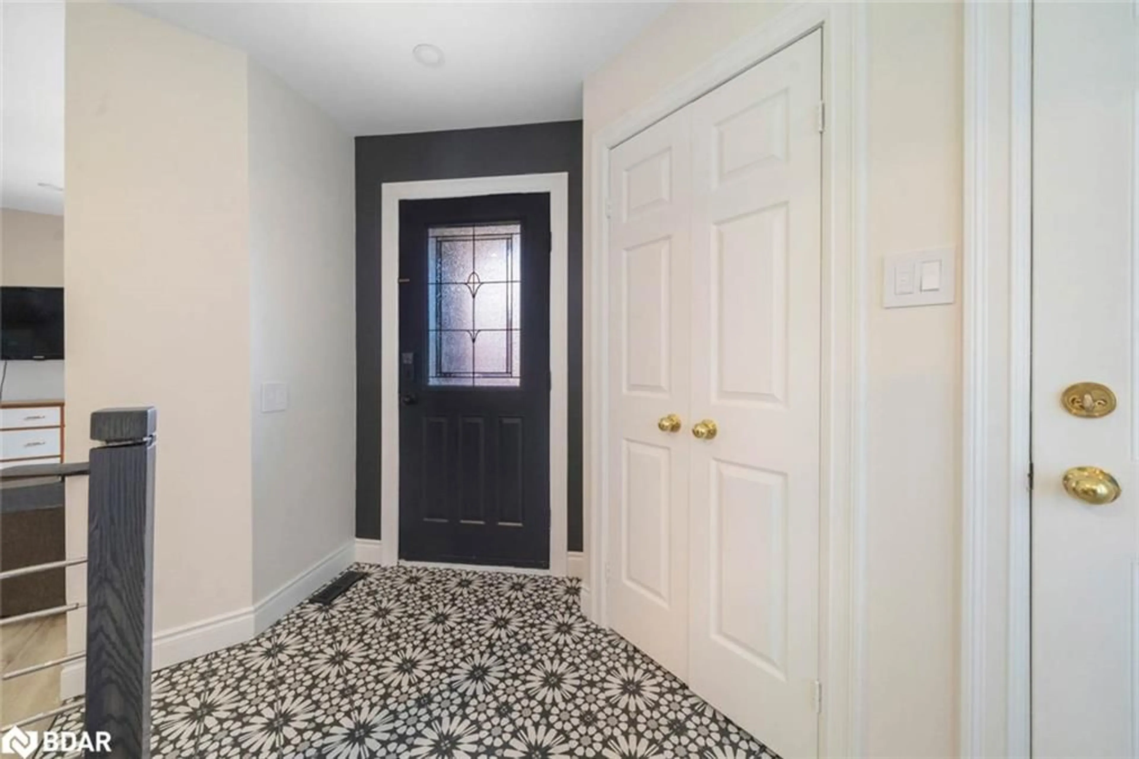 Indoor entryway for 78 Ward Dr, Barrie Ontario L4N 8A2