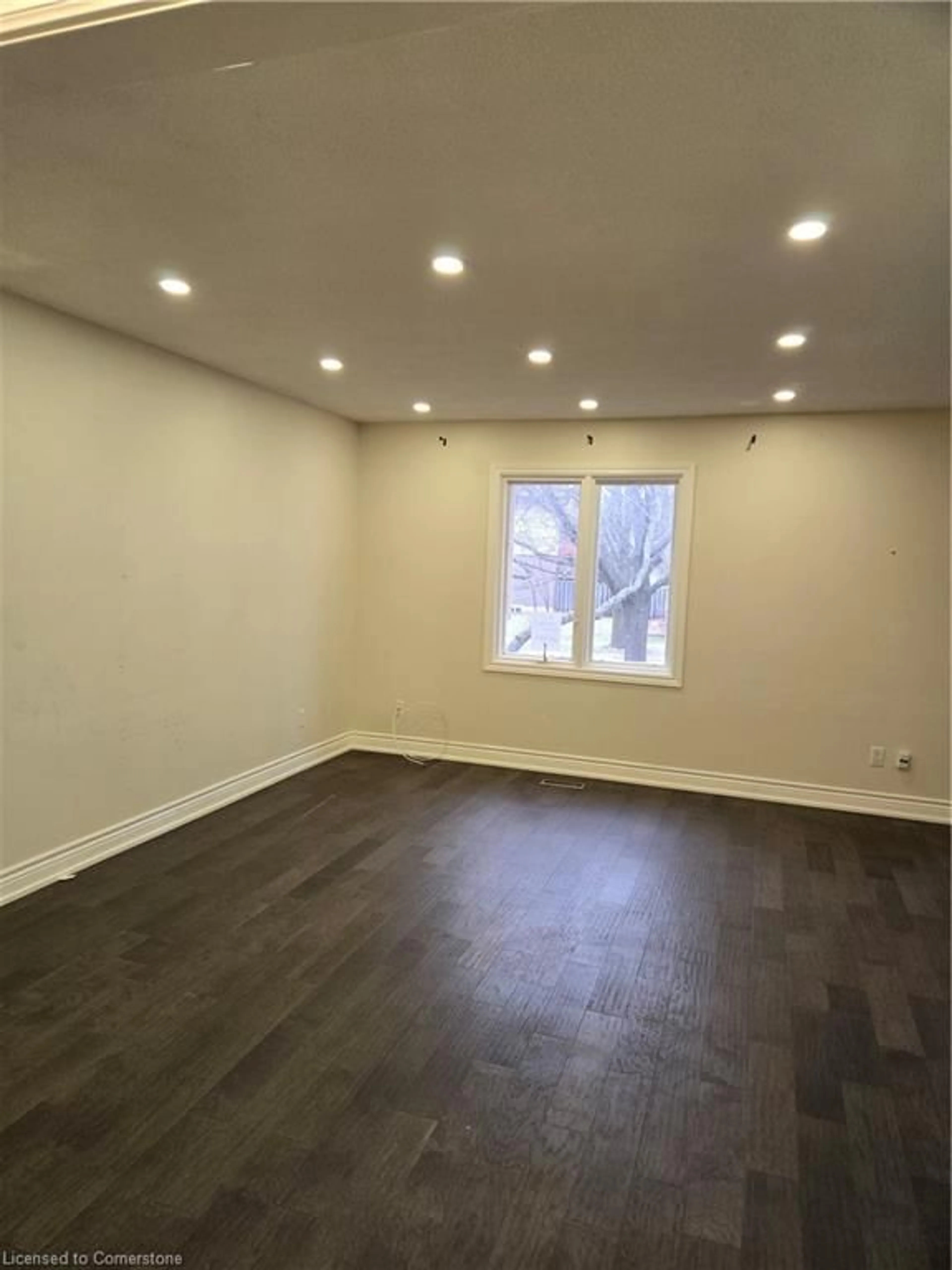 A pic of a room for 2380 Bridge Rd, Oakville Ontario L6L 2G6