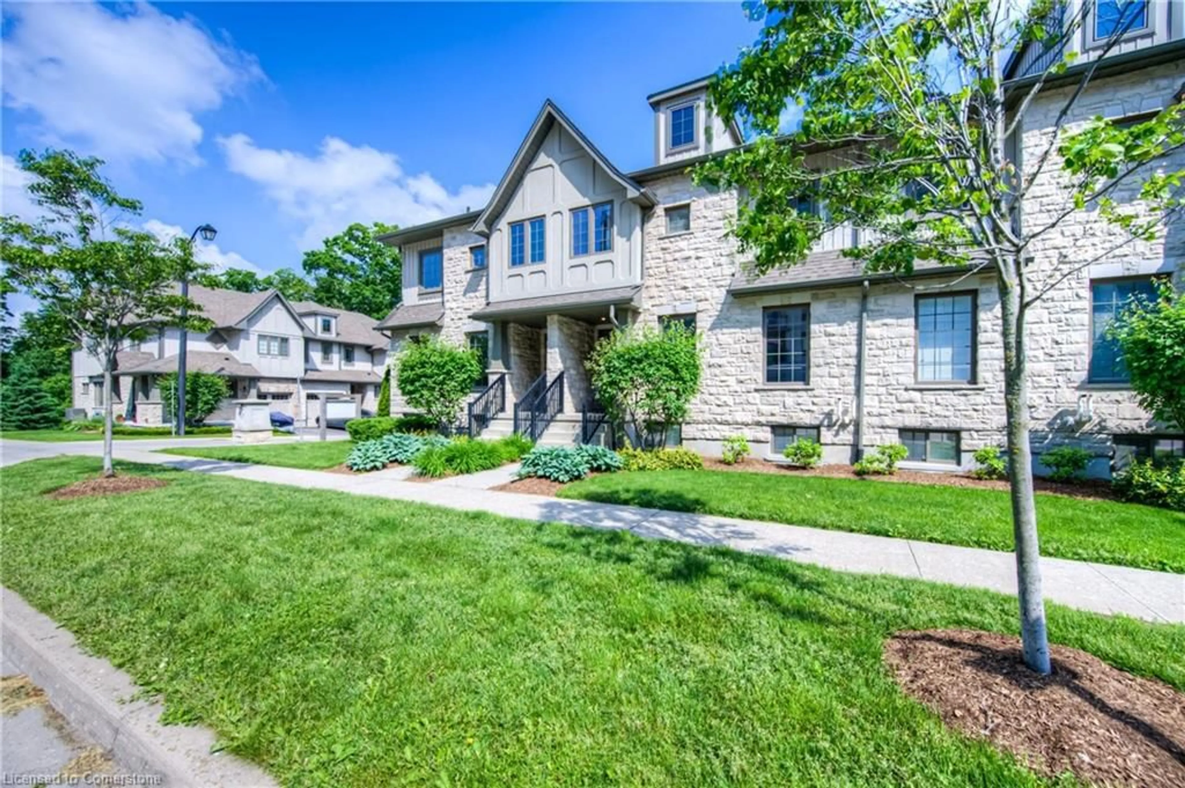 Home with brick exterior material, street for 635 Saginaw Pky #18, Cambridge Ontario N1T 0C1