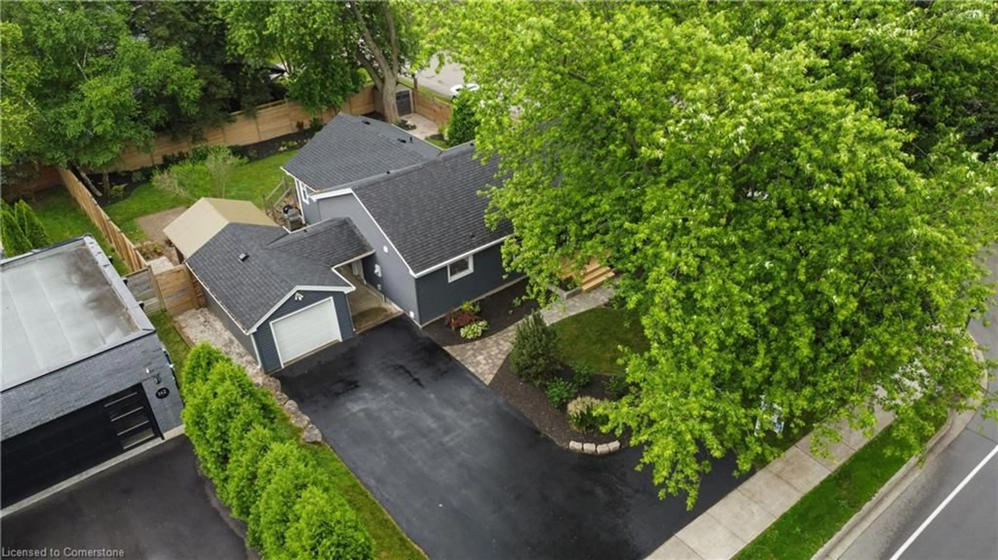 A pic from outside/outdoor area/front of a property/back of a property/a pic from drone, street for 136 Mohawk Rd, Ancaster Ontario L9G 2W9