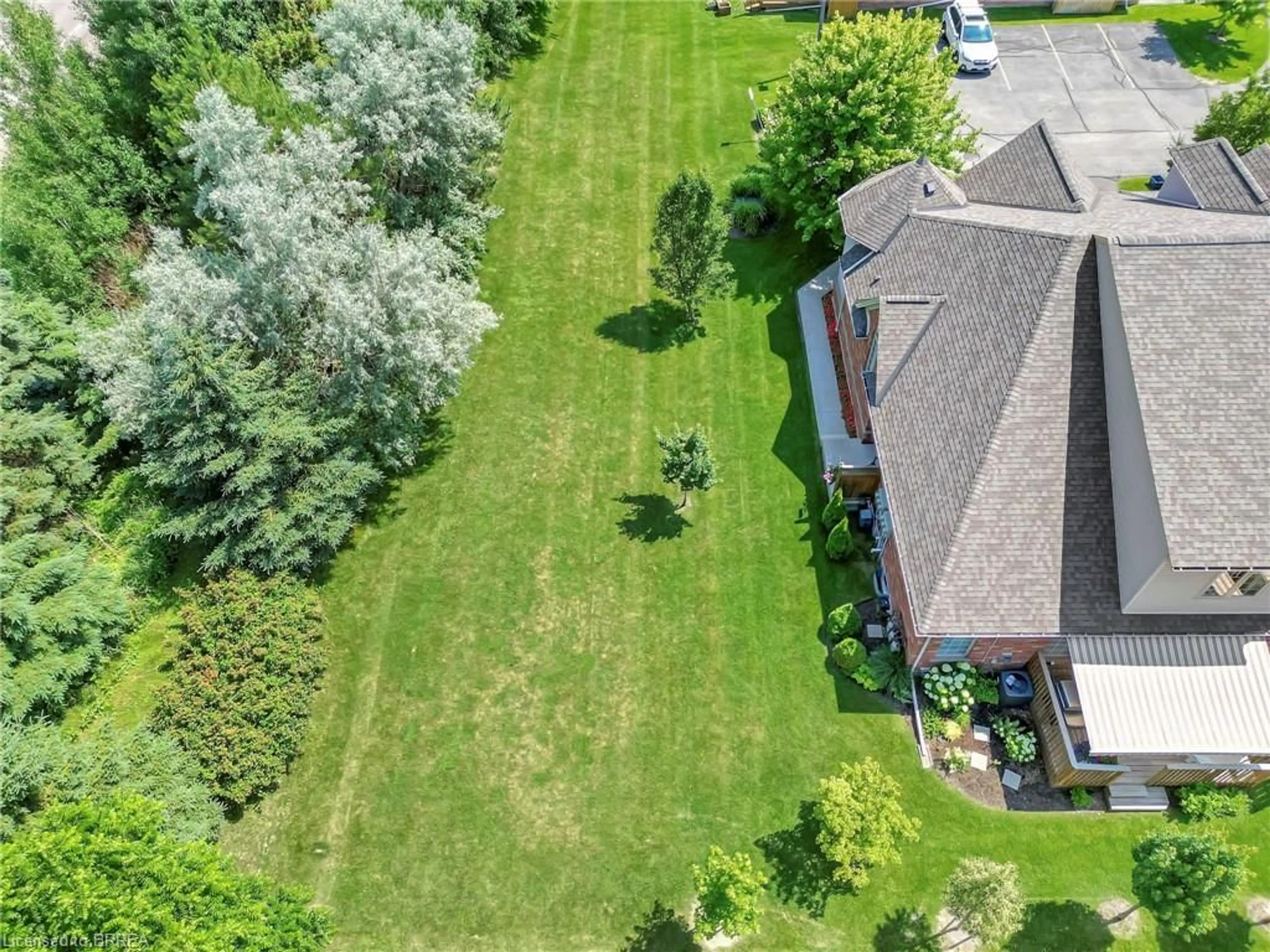 A pic from outside/outdoor area/front of a property/back of a property/a pic from drone, unknown for 655 Park Rd North #30, Brantford Ontario N3R 0A2