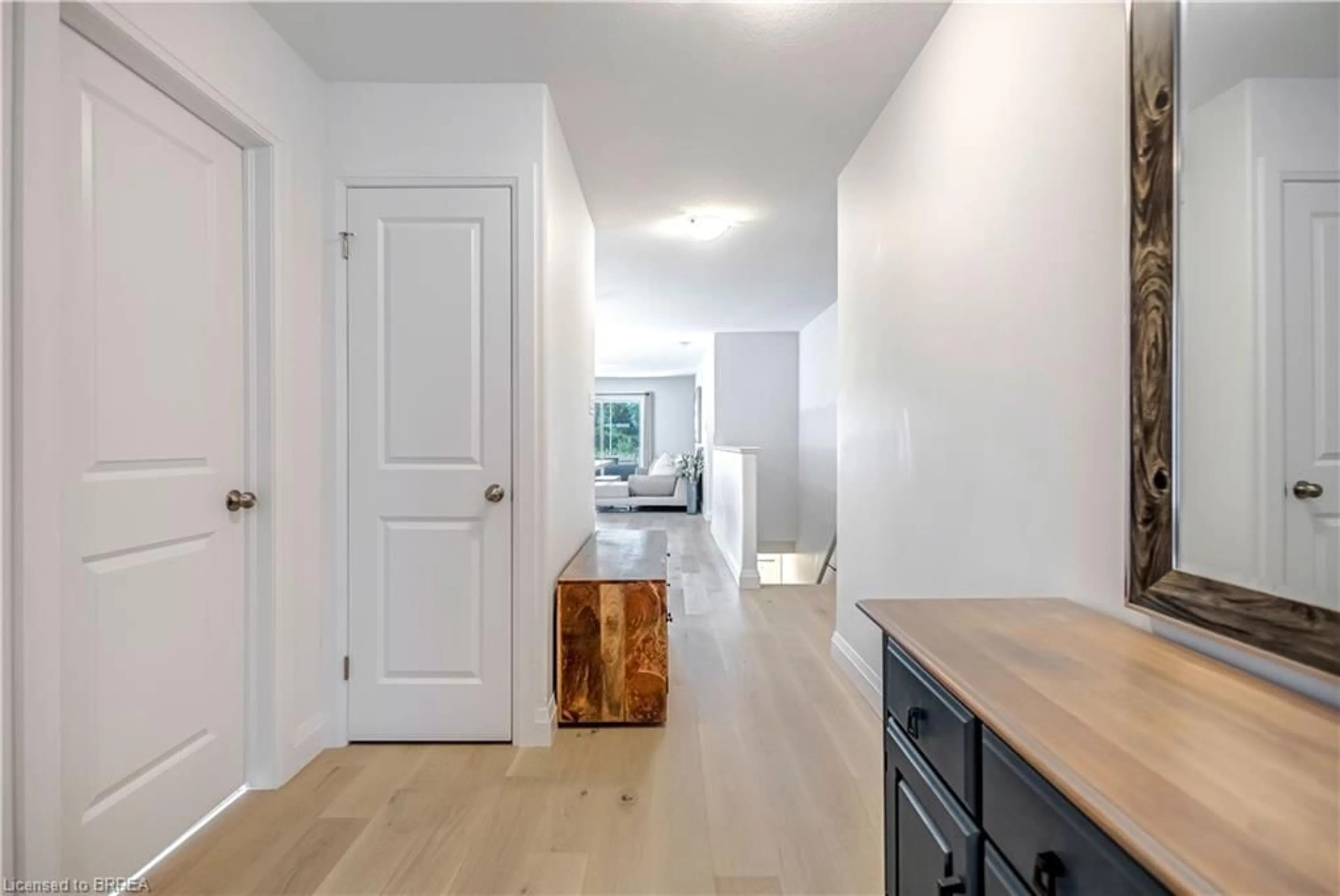 Indoor entryway for 15 Peachleaf Lane, Waterford Ontario N0E 1Y0