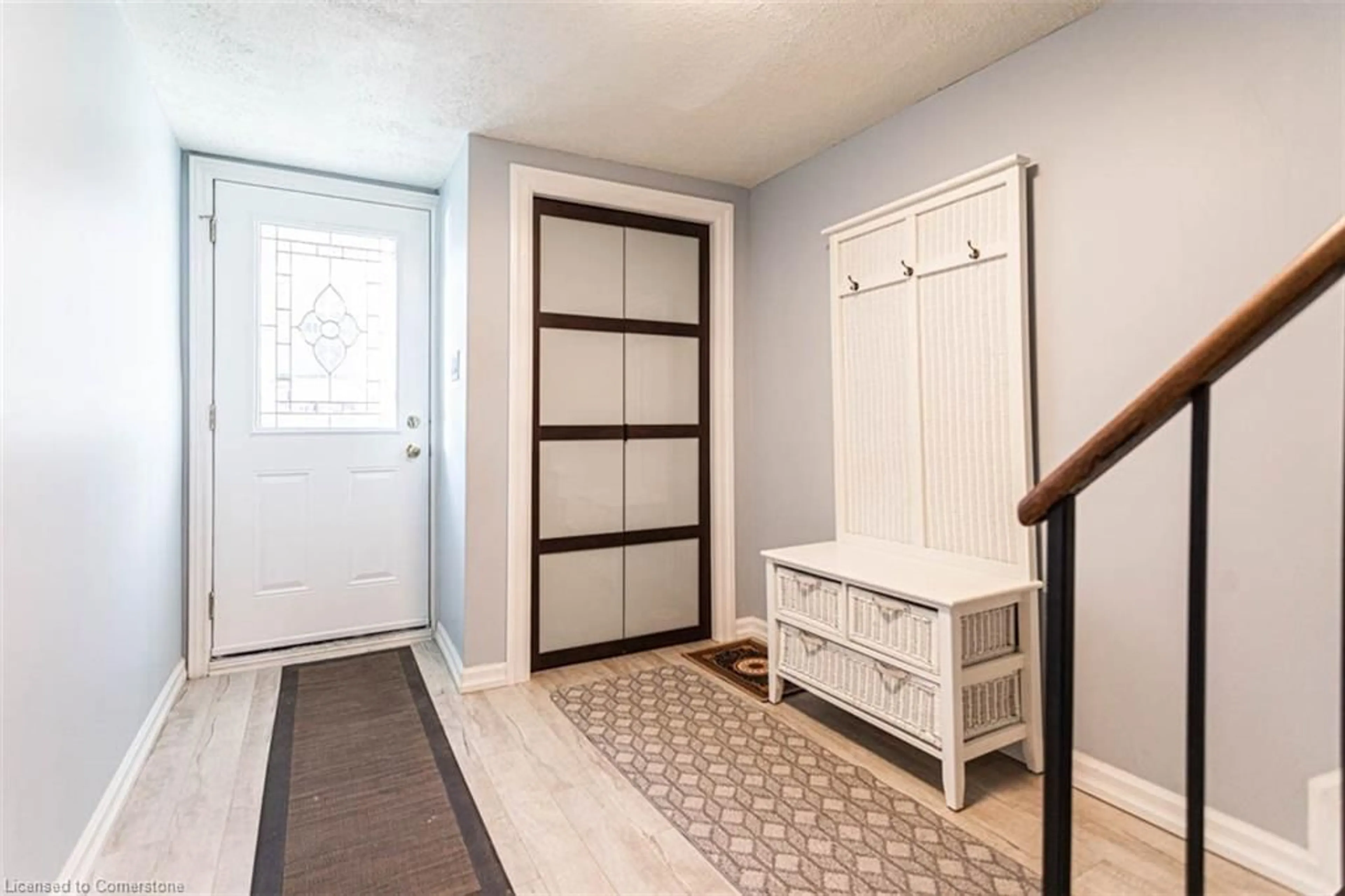 Indoor entryway for 7 Patrice Crt #55, Dundas Ontario L9H 5P4