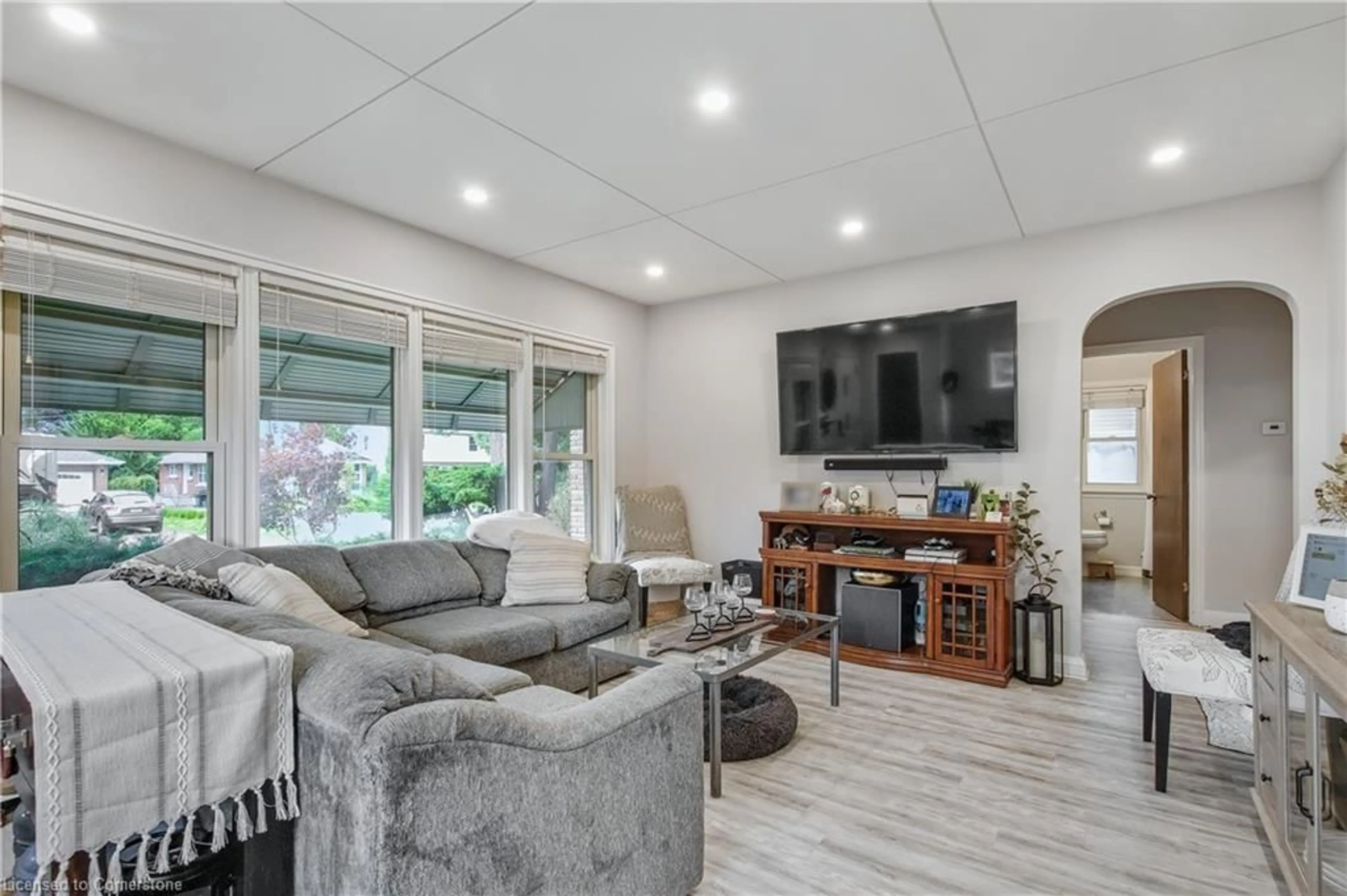 Living room with furniture, unknown for 5 Pinehurst Ave, Simcoe Ontario N3Y 3T5