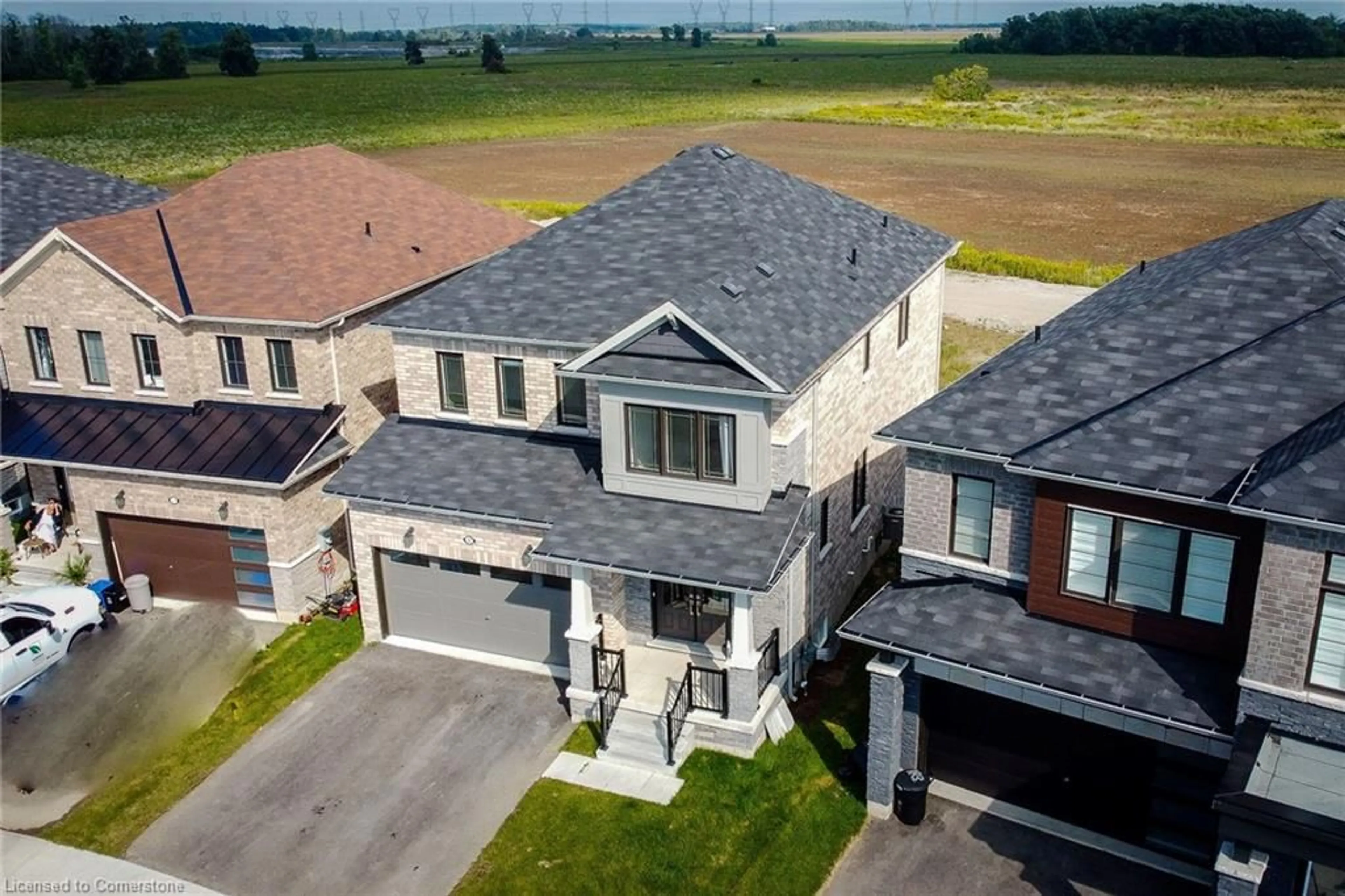 A pic from outside/outdoor area/front of a property/back of a property/a pic from drone, unknown for 181 Athens Street St, Hagersville Ontario N0A 1H0