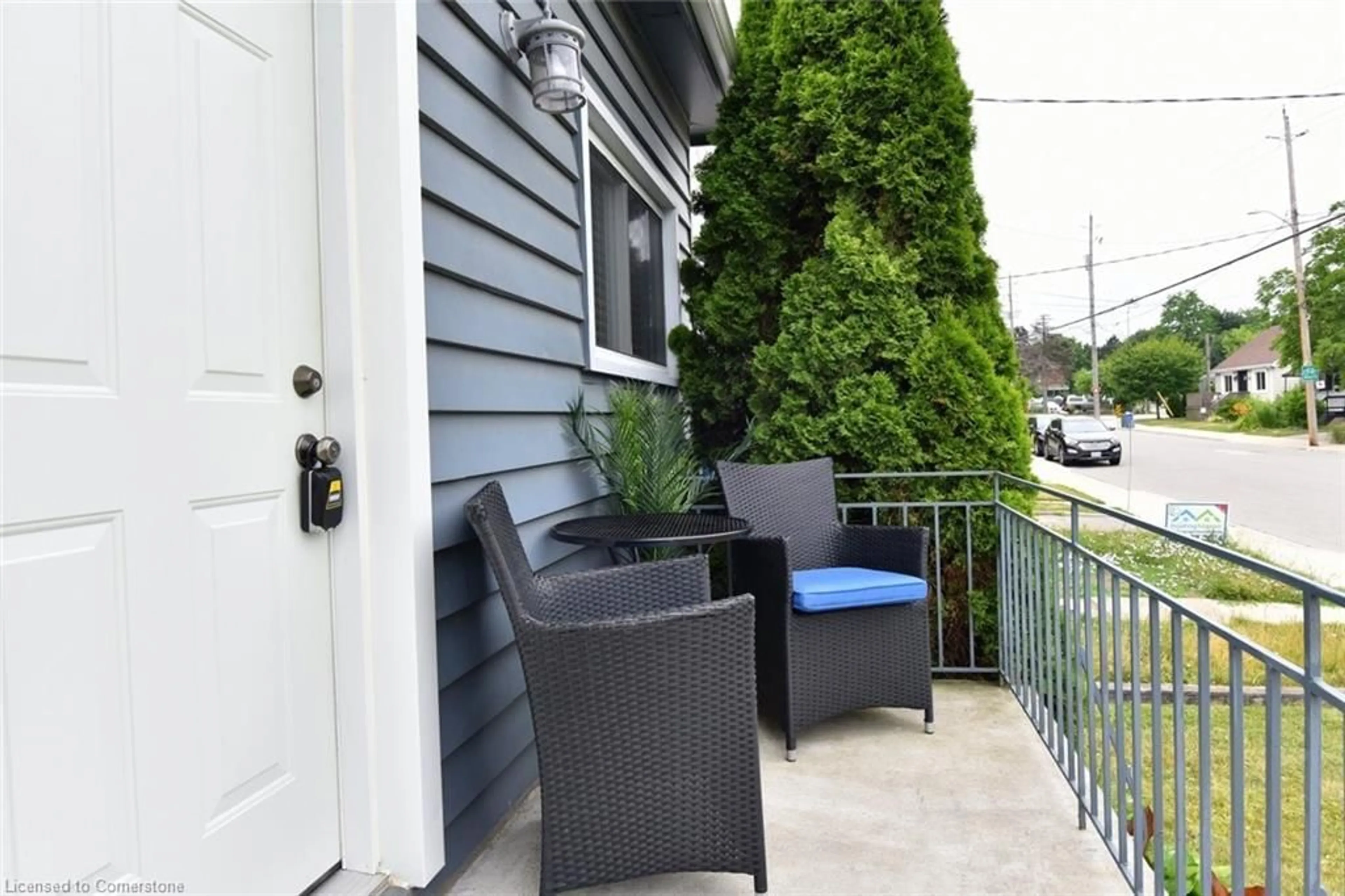 Patio, street for 58 Baldwin St, Dundas Ontario L9H 1A8