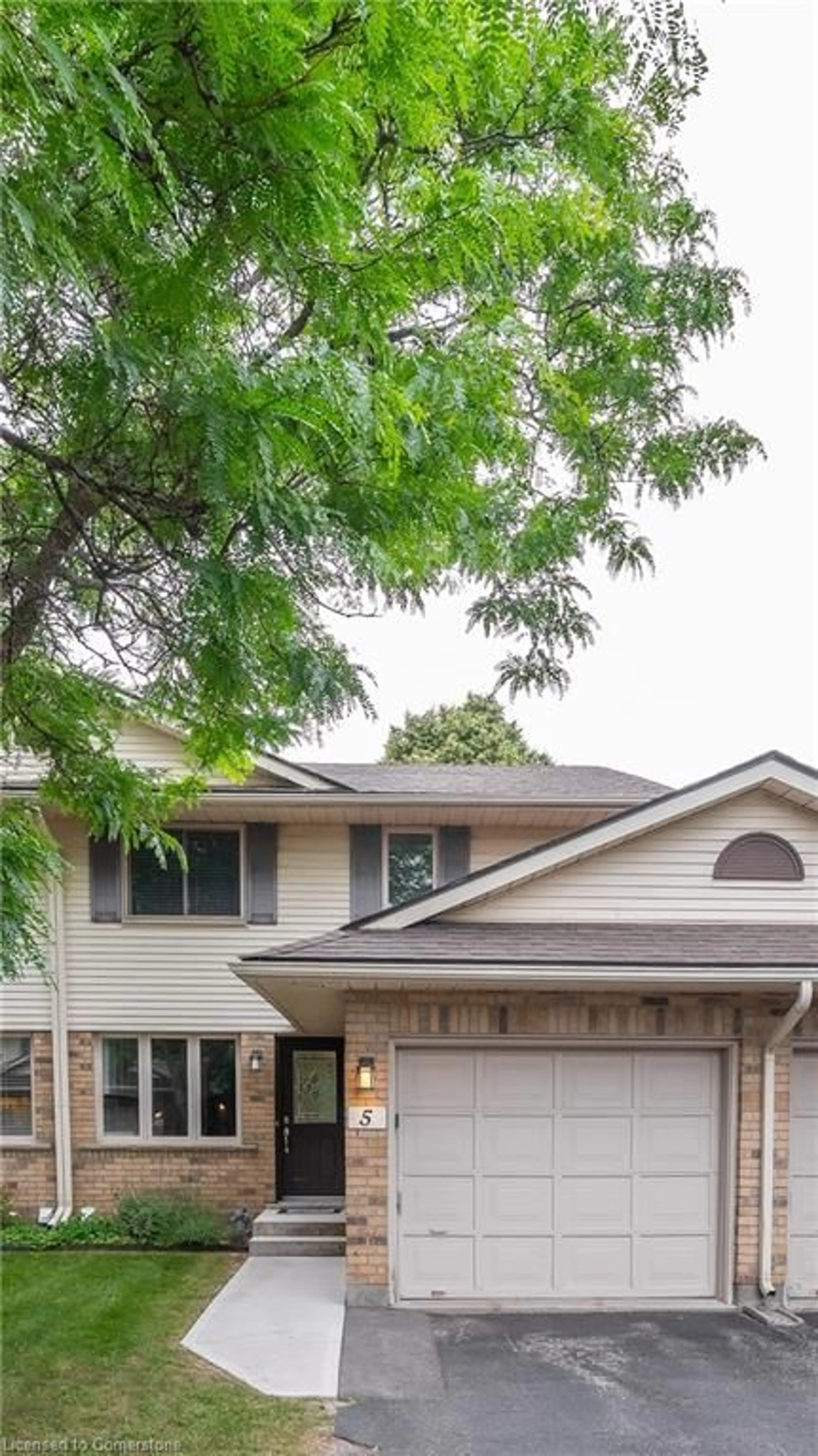 Home with vinyl exterior material, street for 375 Kingscourt Dr #5, Waterloo Ontario N2K 3N7