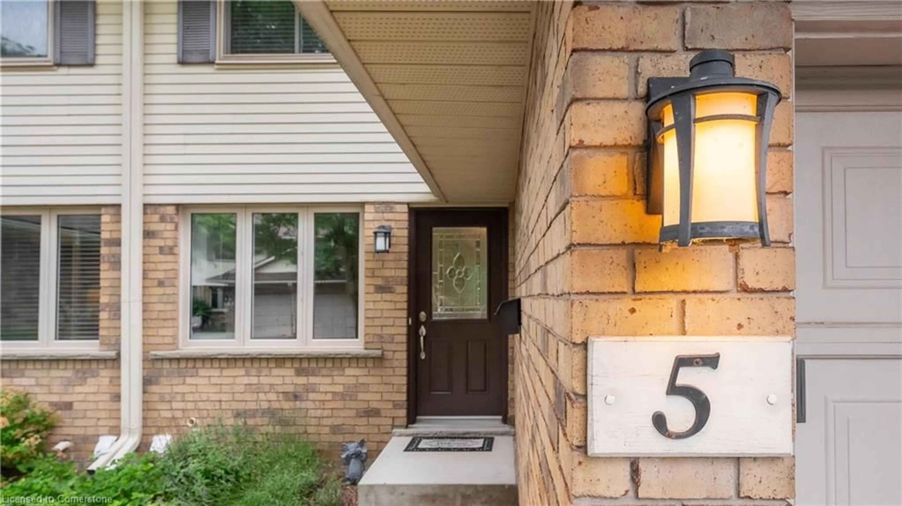 Home with brick exterior material, street for 375 Kingscourt Dr #5, Waterloo Ontario N2K 3N7