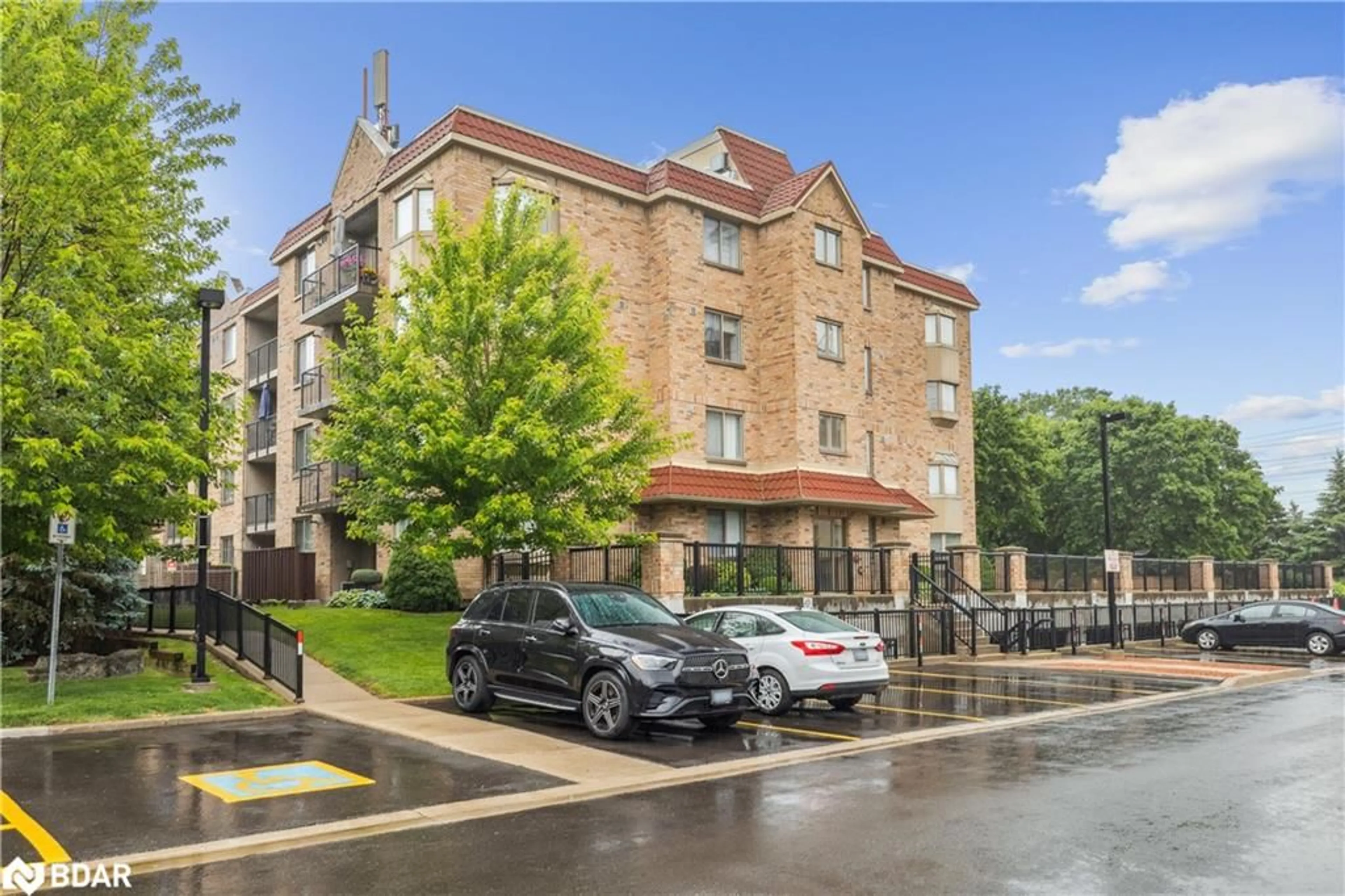 Patio, street for 3499 Upper Middle Rd #406, Burlington Ontario L7M 4M7