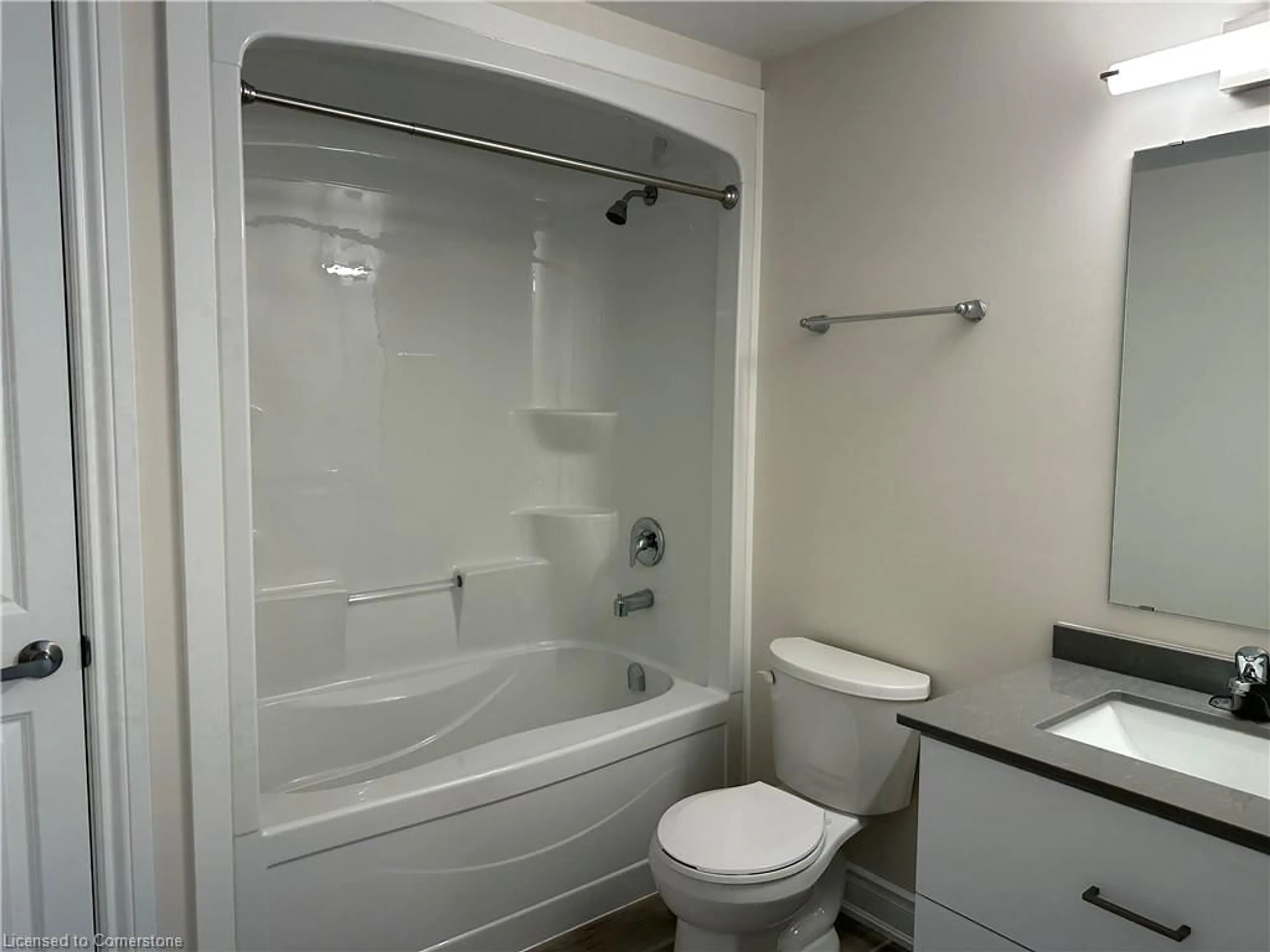 Standard bathroom, unknown for 259 King St #2D, Stoney Creek Ontario L8G 1M1