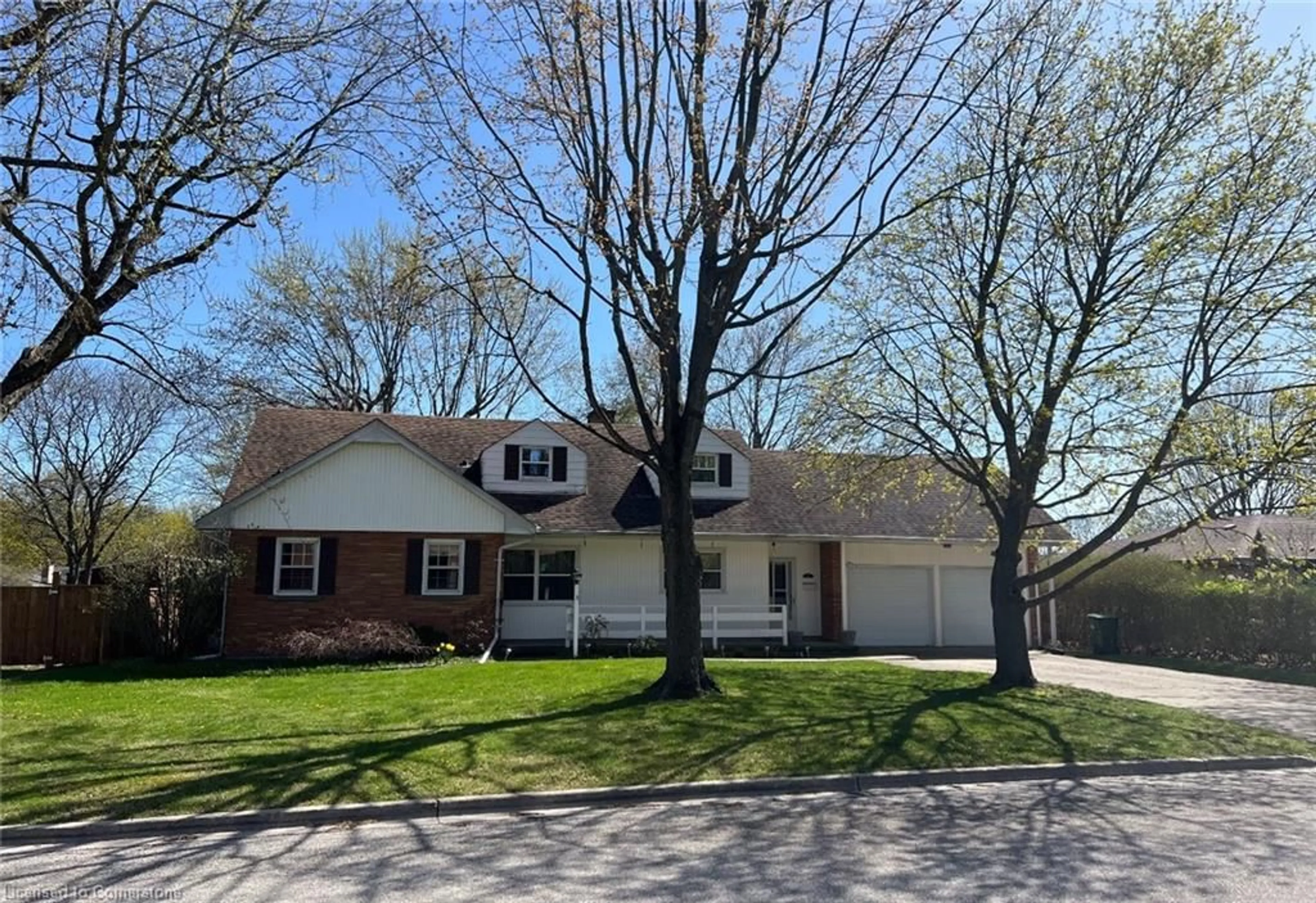 Home with vinyl exterior material, street for 3 Gliddon Ave, St. Thomas Ontario N5R 1G3