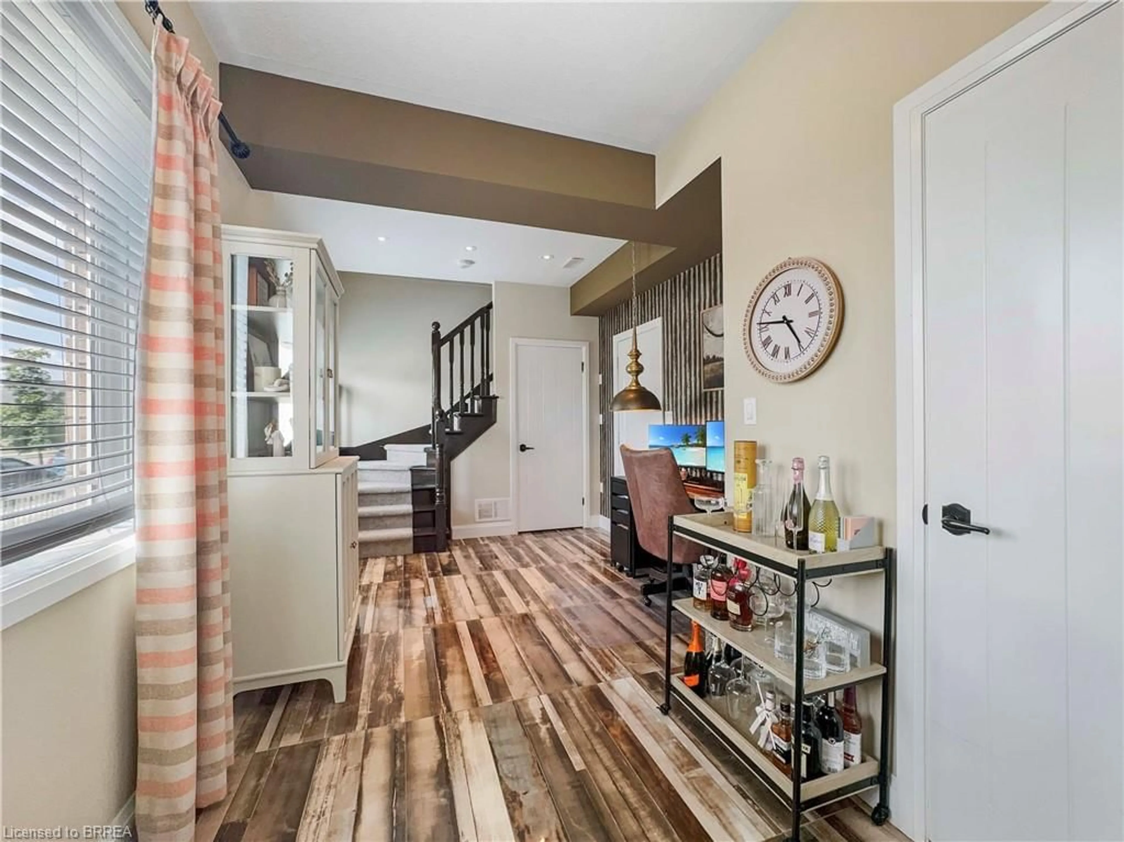 Indoor entryway for 99 Bloom Cres, Hamilton Ontario L0R 1P0