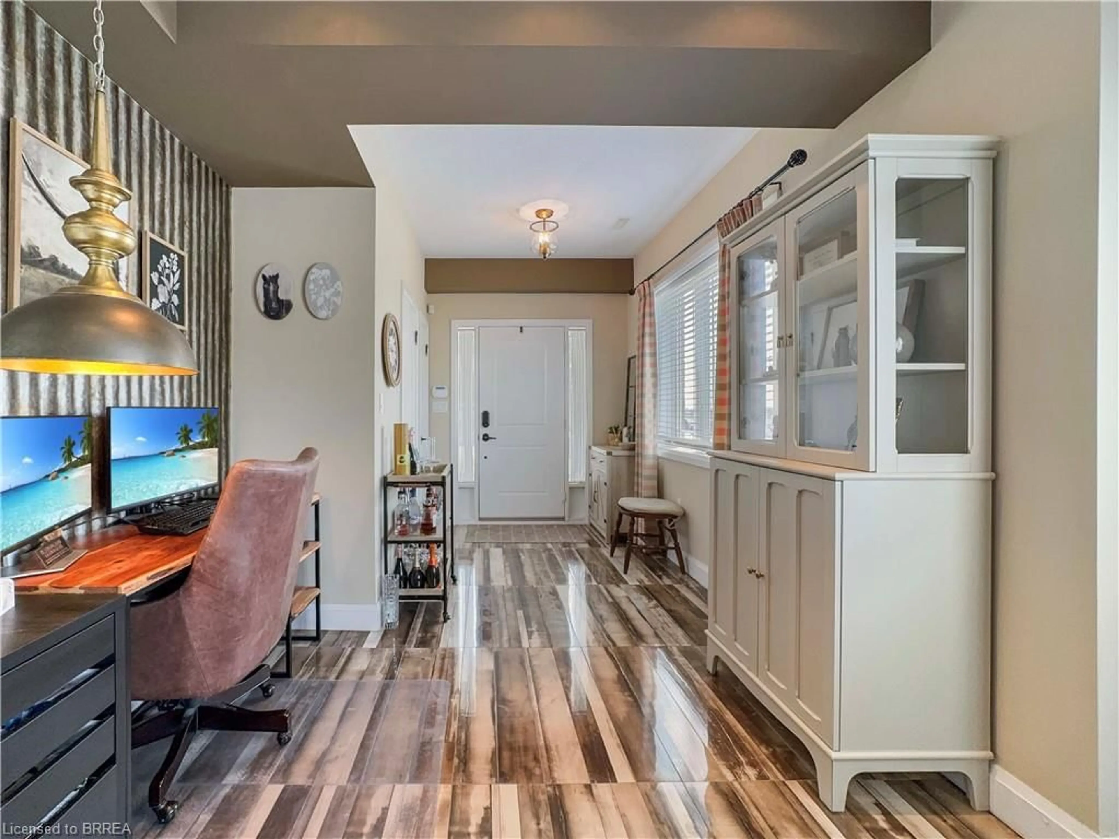 Indoor entryway for 99 Bloom Cres, Hamilton Ontario L0R 1P0