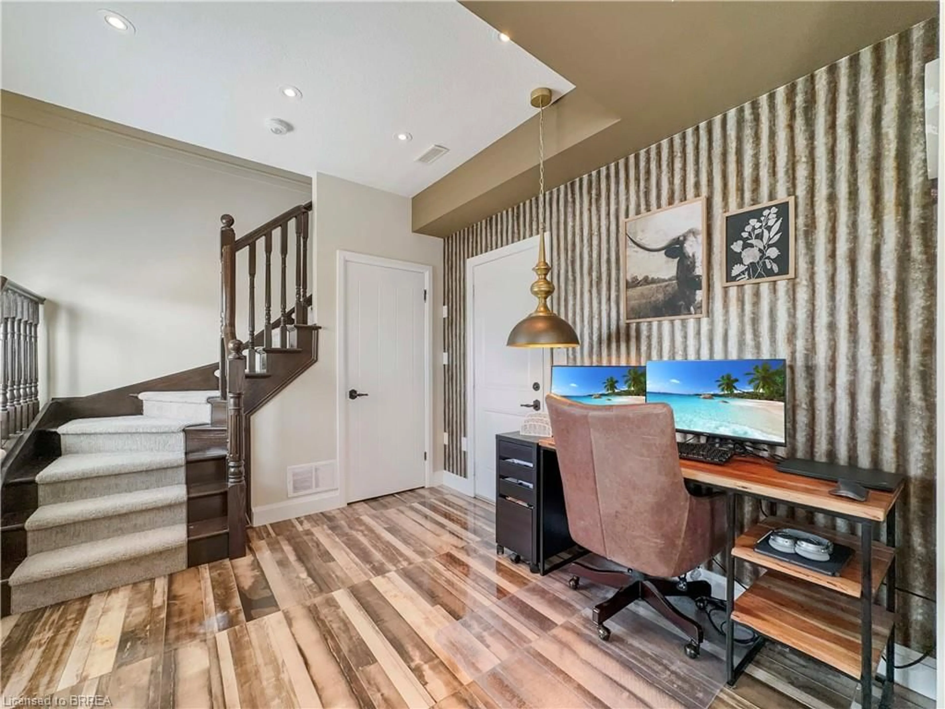Indoor entryway for 99 Bloom Cres, Hamilton Ontario L0R 1P0