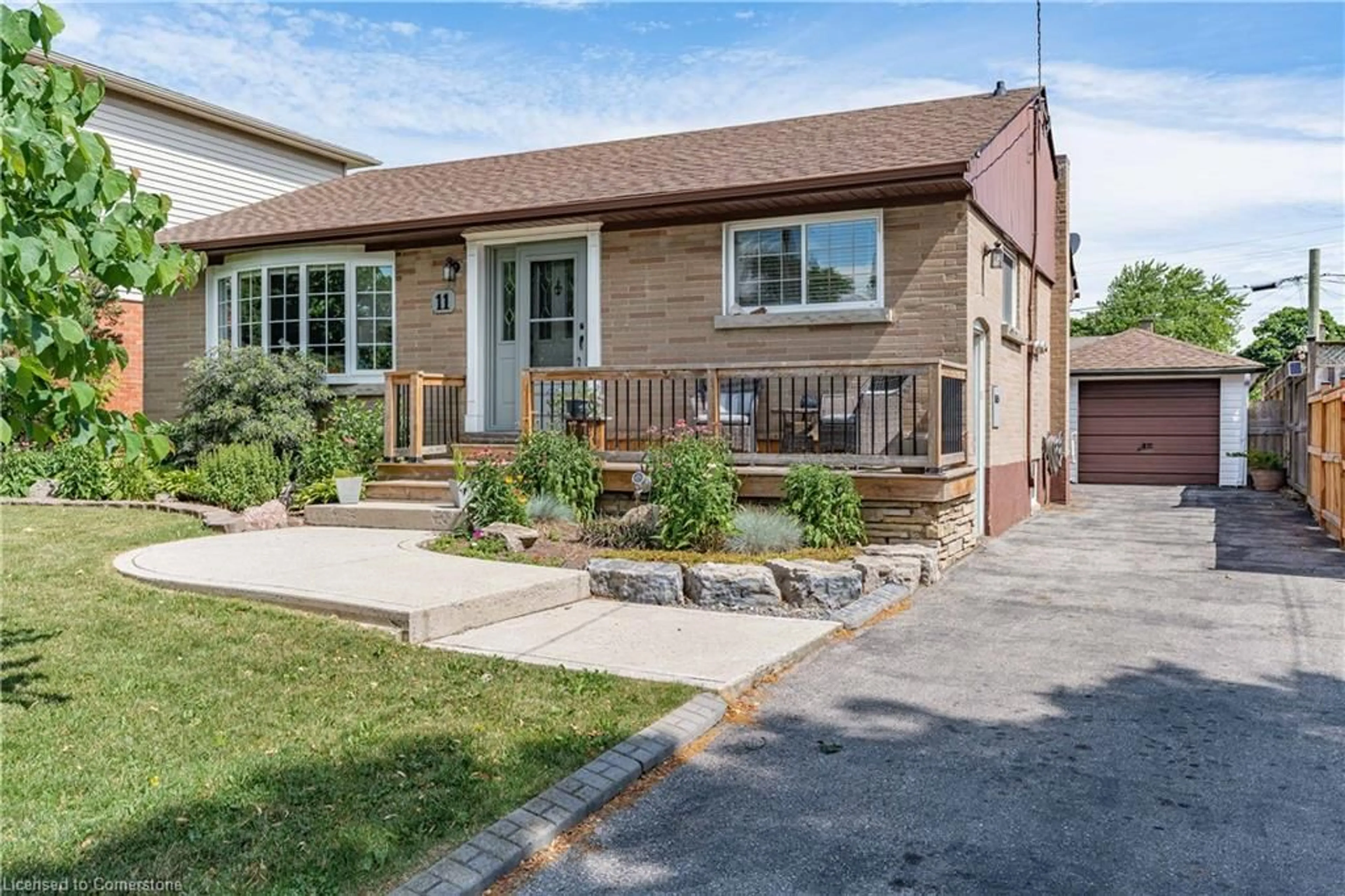 Home with brick exterior material, street for 11 Barnett Crt, Hamilton Ontario L8T 2K1