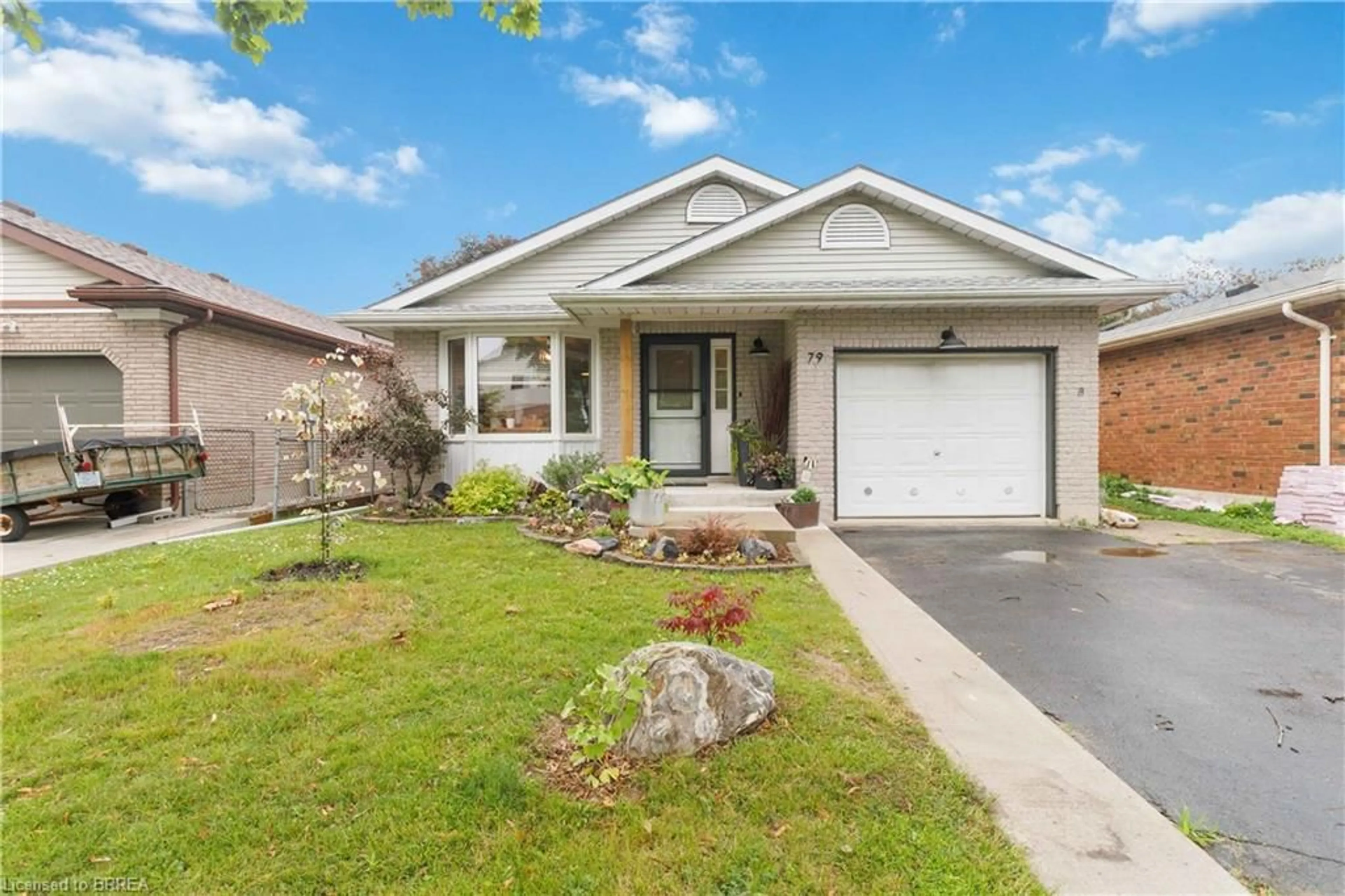 Home with vinyl exterior material, street for 79 Donly Dr, Simcoe Ontario N3Y 5H1