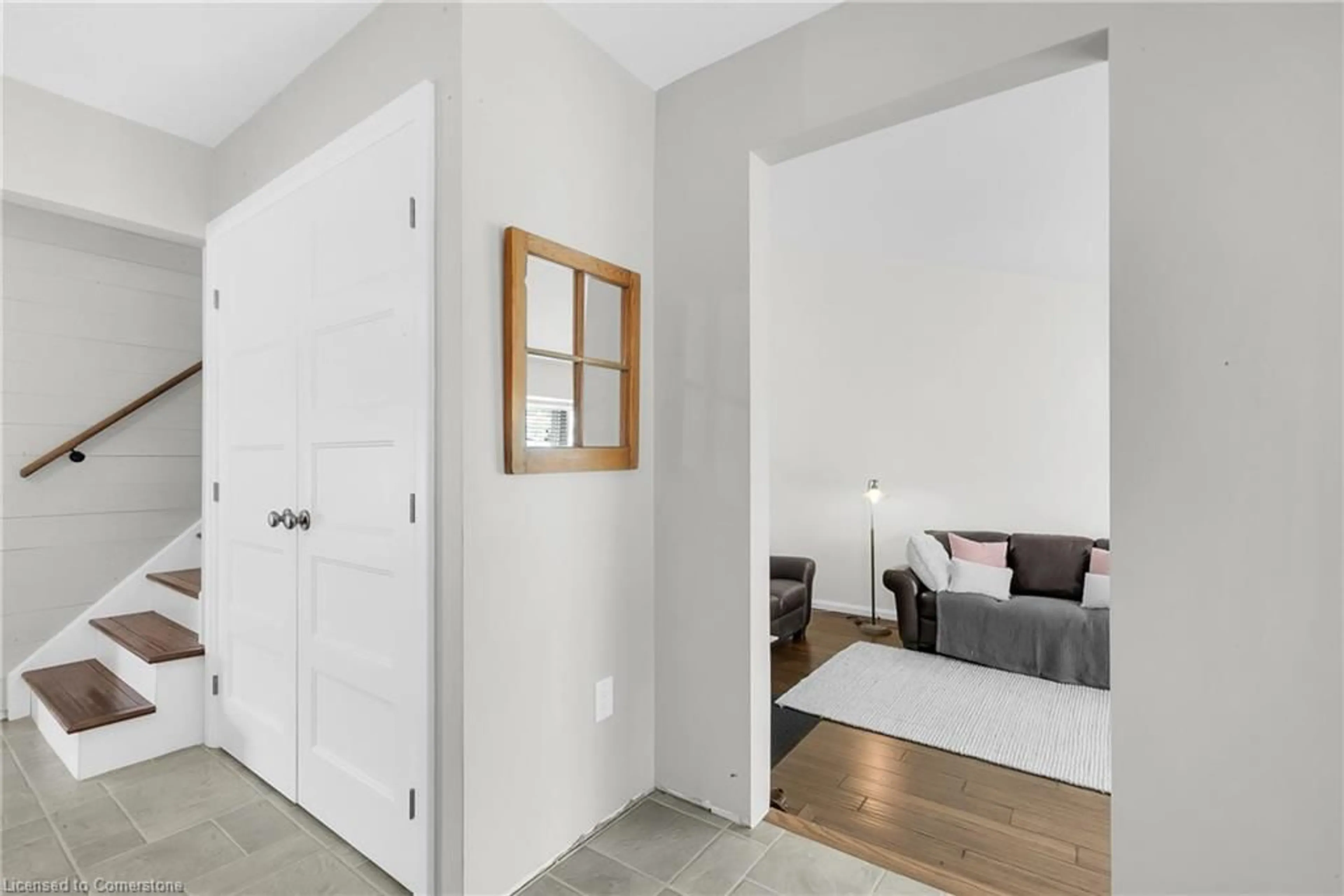 Indoor entryway for 20 Blue Spruce Crt, Kitchener Ontario N2N 1L1
