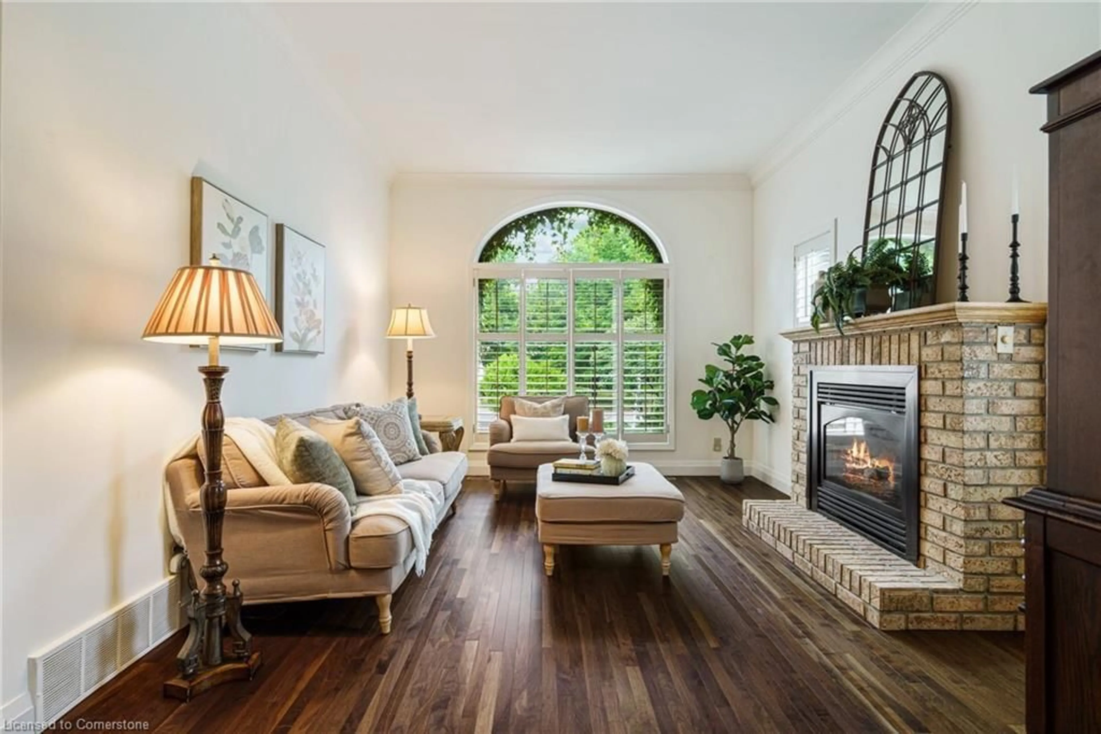 Living room with furniture, unknown for 1121 Stephenson Dr, Burlington Ontario L7S 2B1