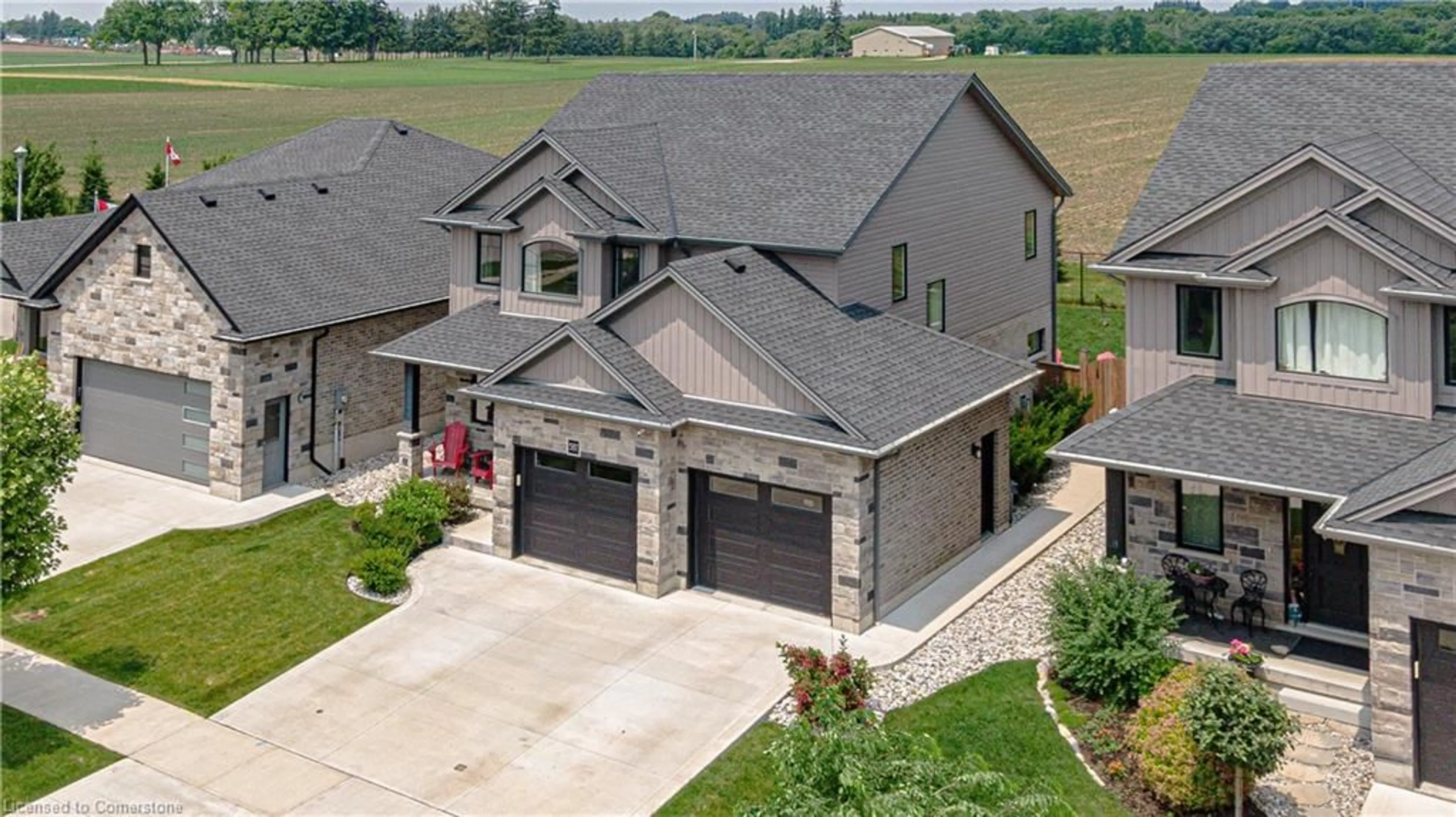 A pic from outside/outdoor area/front of a property/back of a property/a pic from drone, unknown for 587 Hawthorne Pl, Woodstock Ontario N4S 0E1