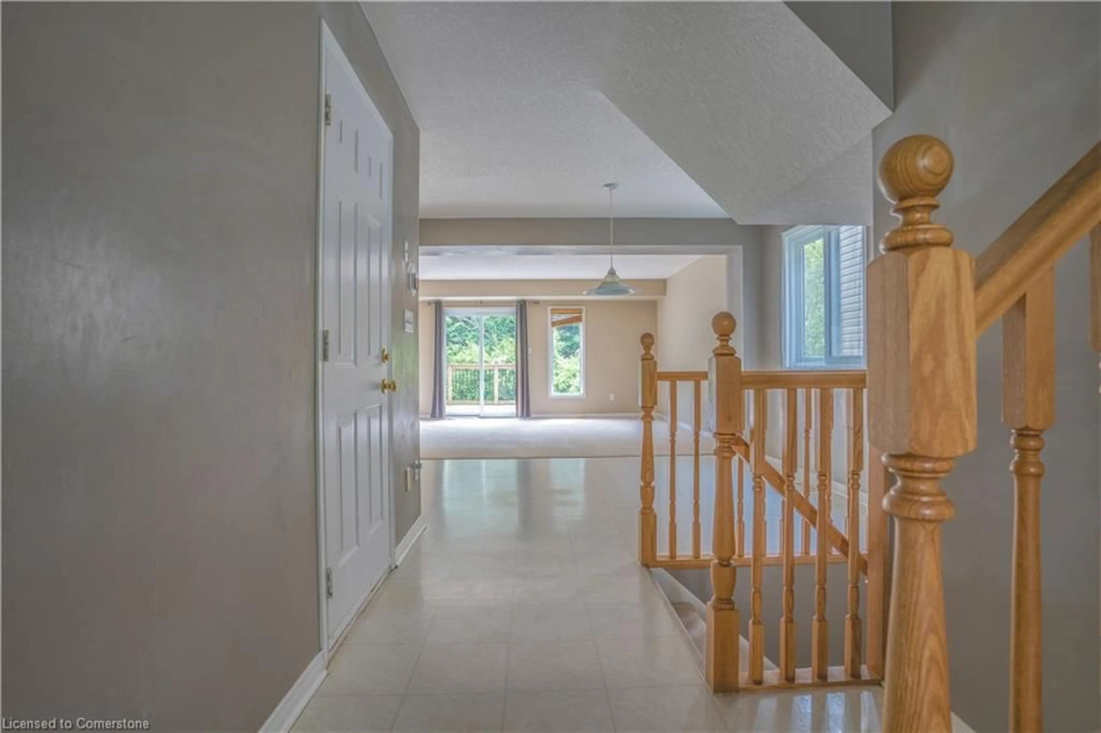 Indoor foyer for 547 Blue Beech Blvd, Waterloo Ontario N2V 2T4