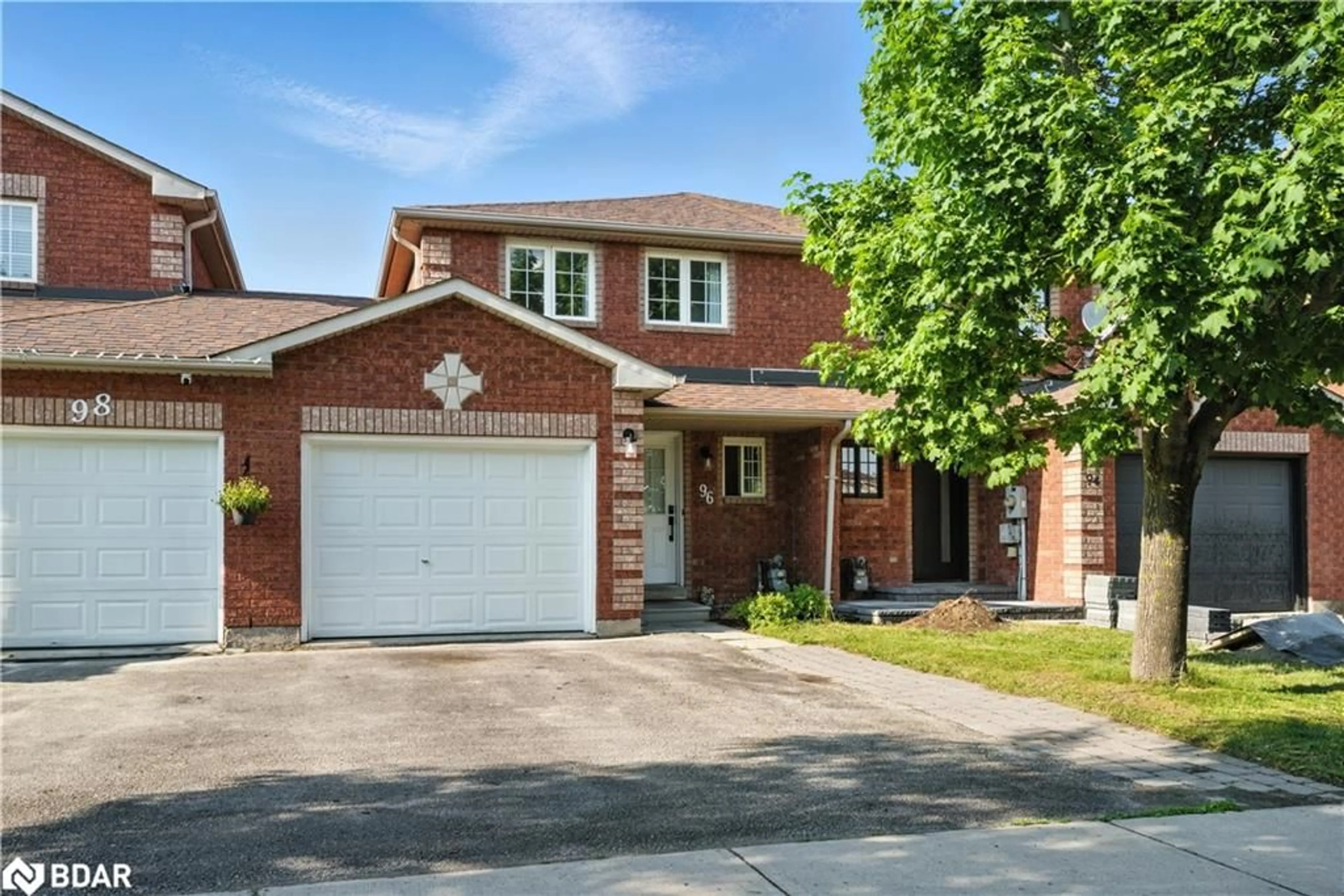Home with brick exterior material, street for 96 Cheltenham Rd, Barrie Ontario L4M 6S7
