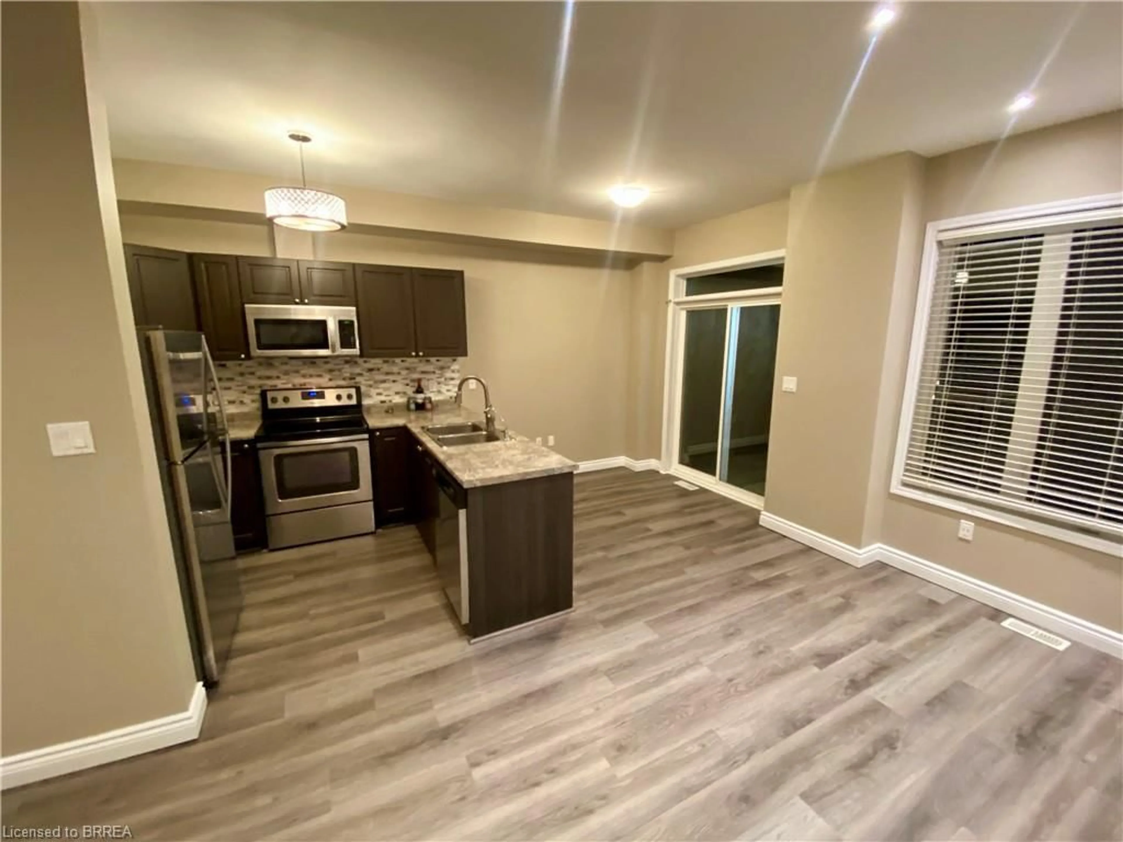 Open concept kitchen, unknown for 21 Diana Ave #89, Brantford Ontario N3T 0G7