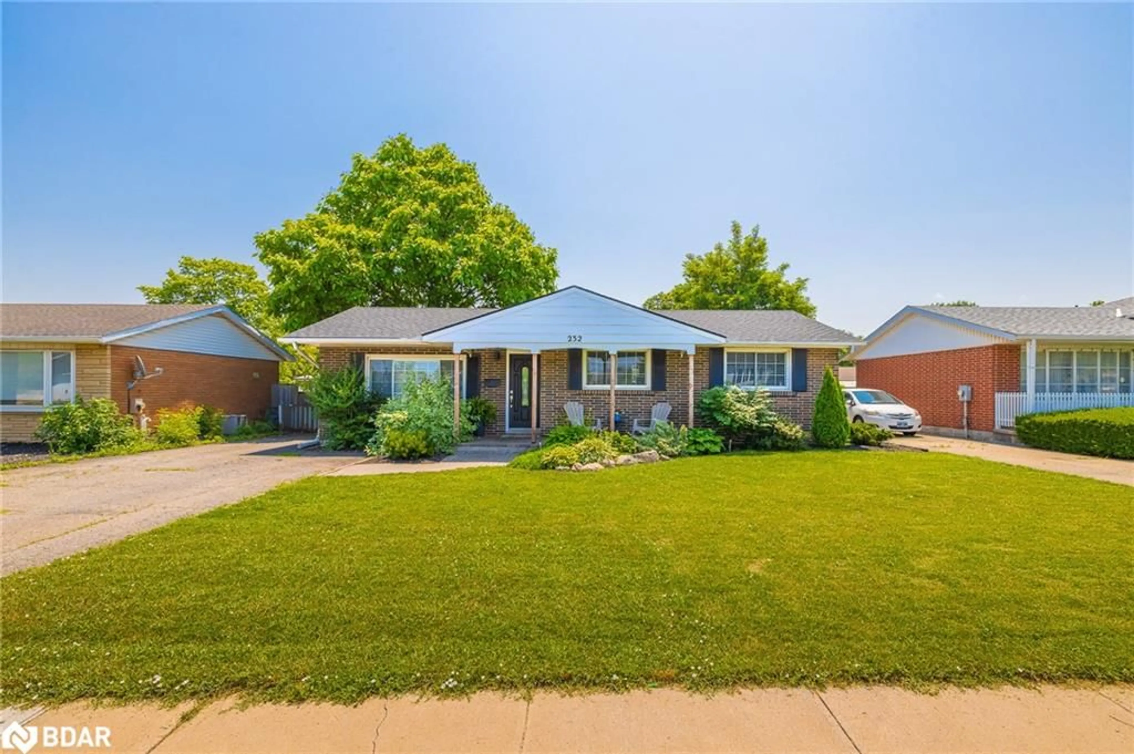 Home with brick exterior material, street for 232 Lakeshore Rd, St. Catharines Ontario L2M 1R5