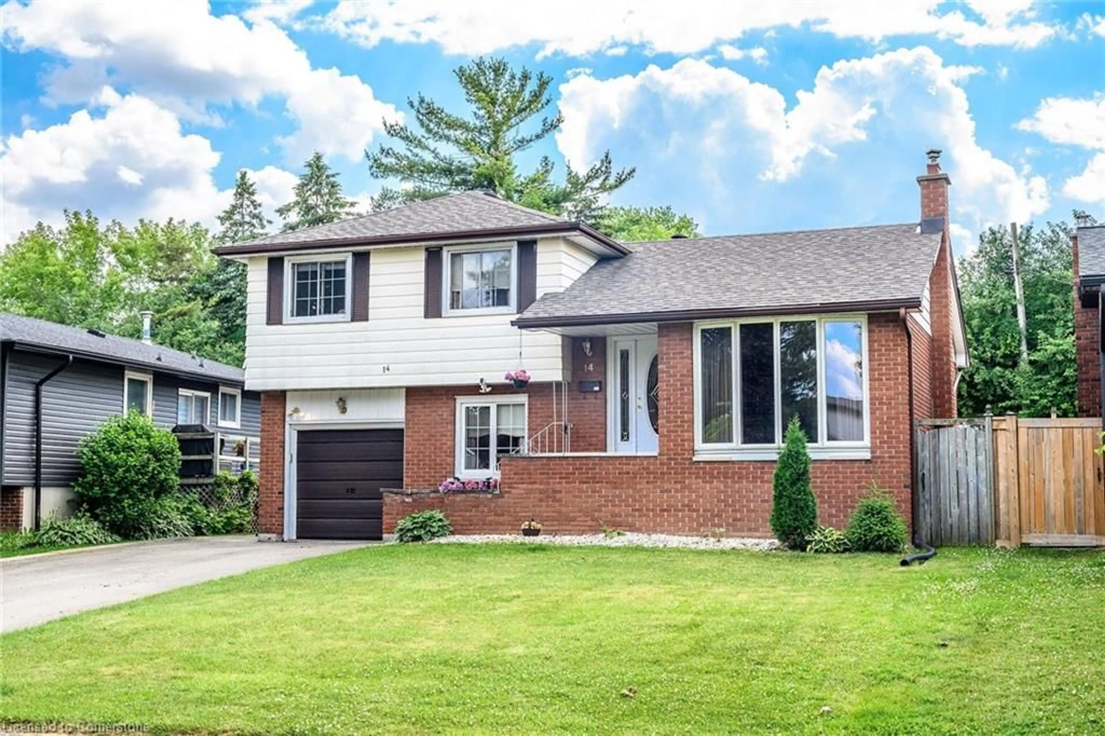 Home with vinyl exterior material, street for 14 Sanctuary Dr, Dundas Ontario L9H 3Y8