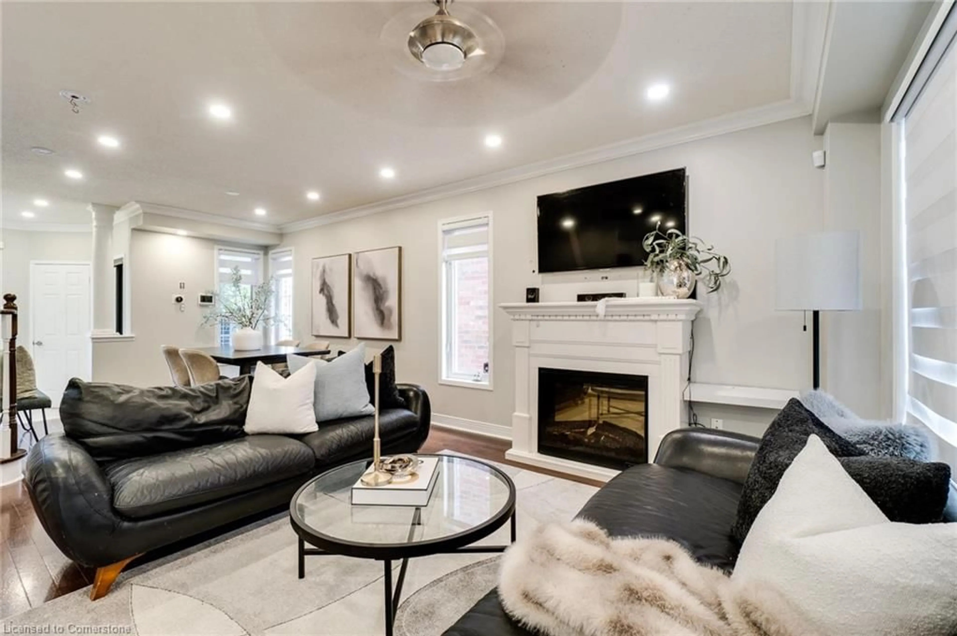 Living room with furniture, unknown for 2228 Sutton Dr, Burlington Ontario L7L 7K4